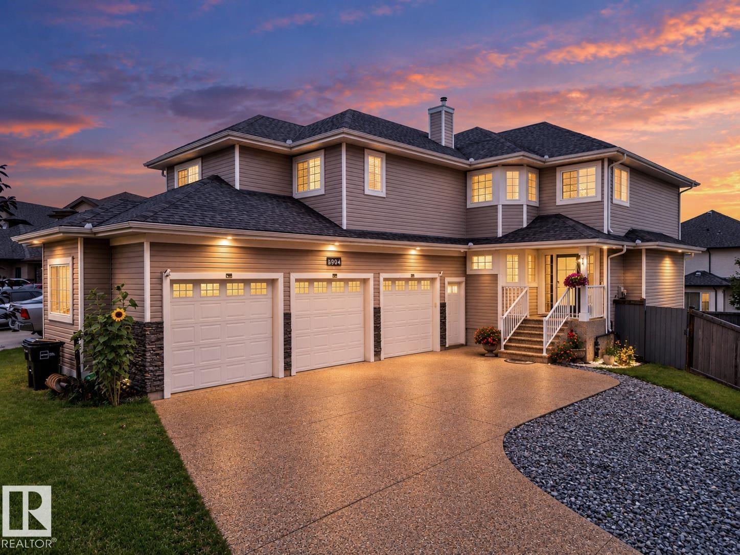 6904 18 Av Sw Property Photo 4