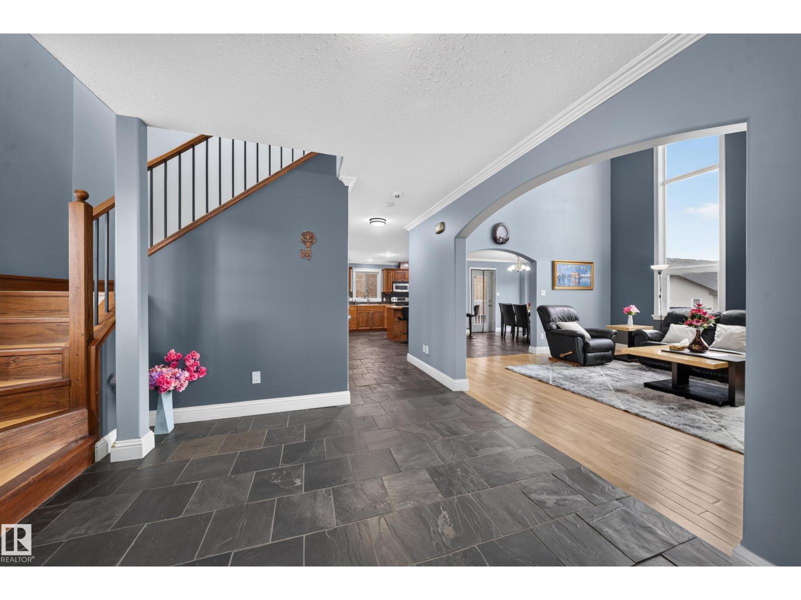 6904 18 Av Sw Property Photo 14