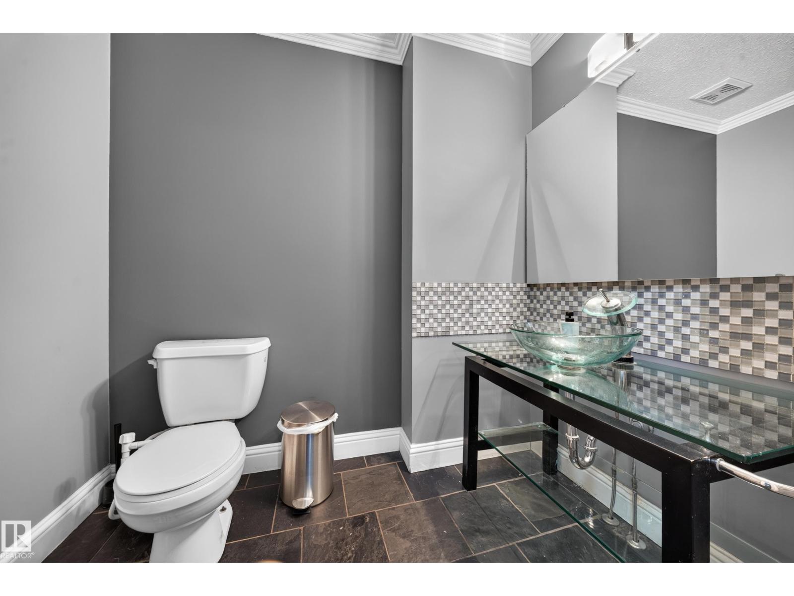 6904 18 Av Sw Property Photo 28