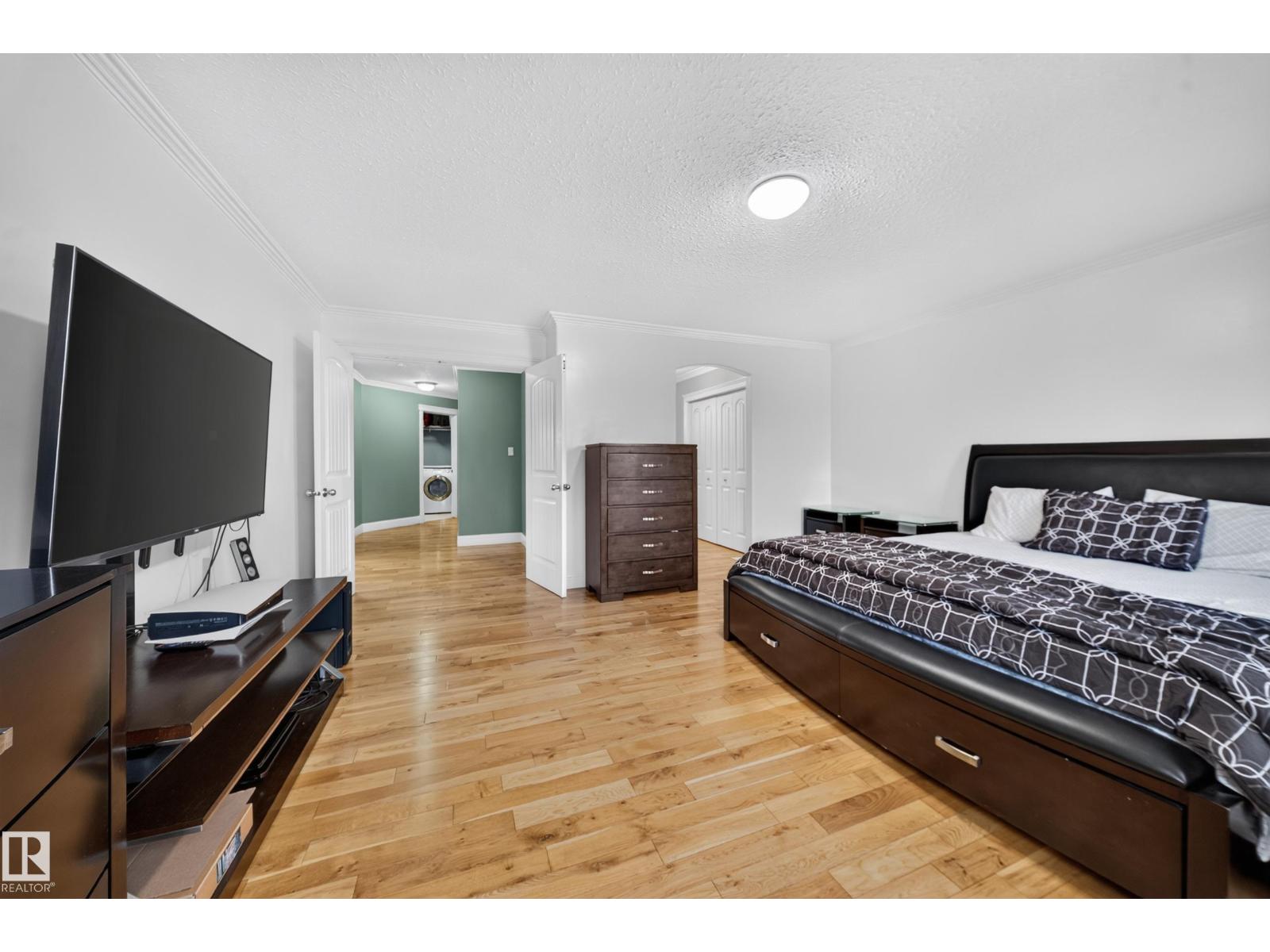 6904 18 Av Sw Property Photo 37