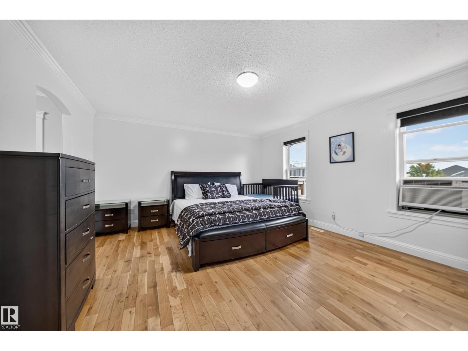 6904 18 Av Sw Property Photo 38
