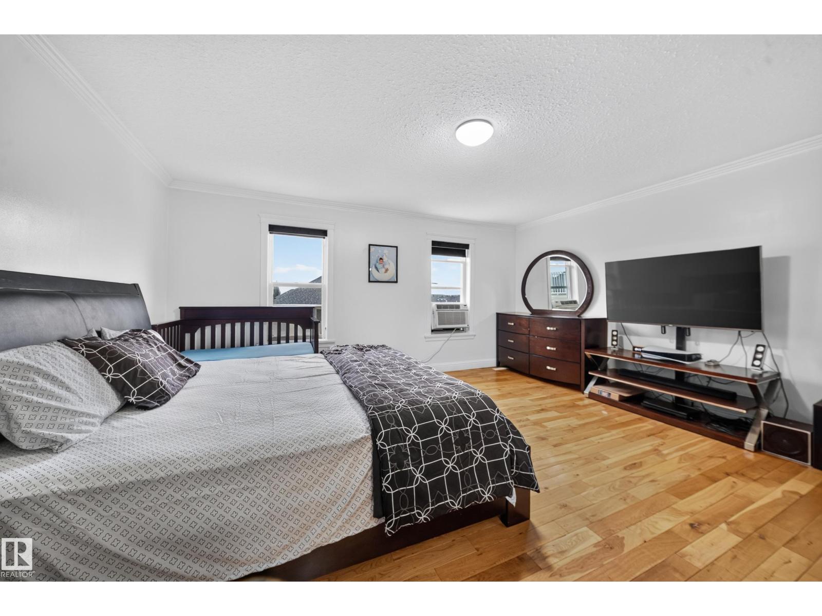 6904 18 Av Sw Property Photo 39