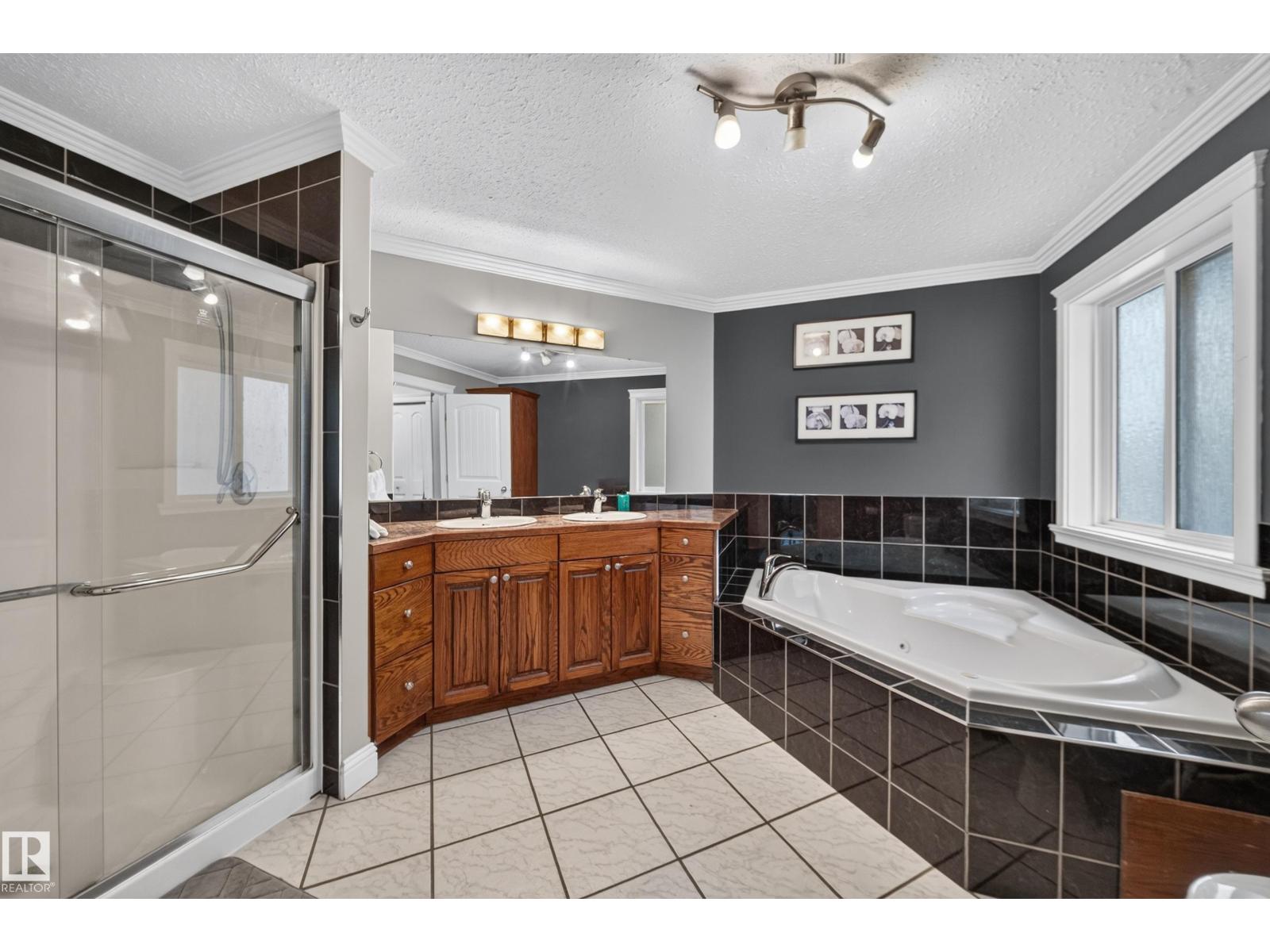 6904 18 Av Sw Property Photo 40