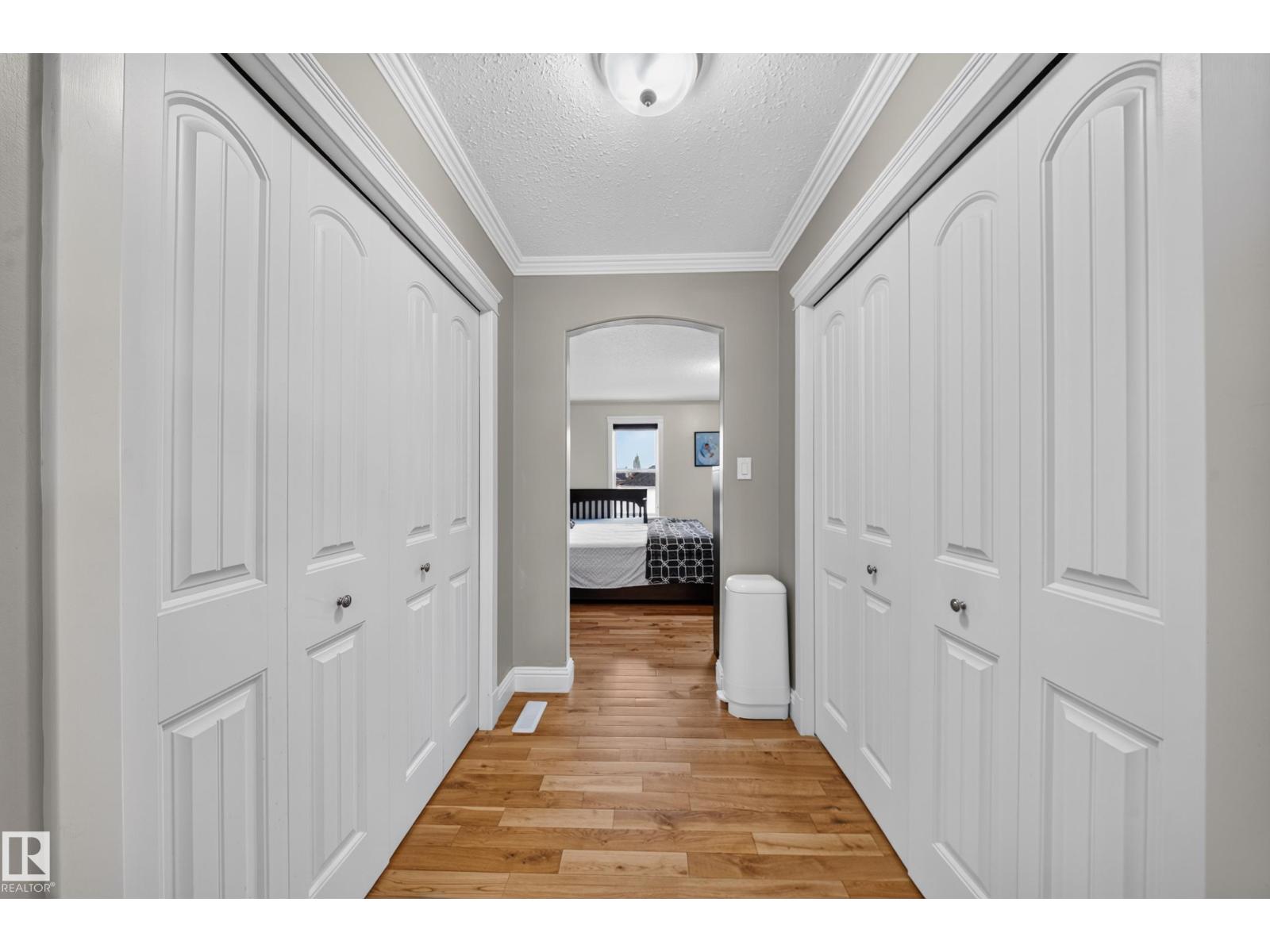 6904 18 Av Sw Property Photo 41
