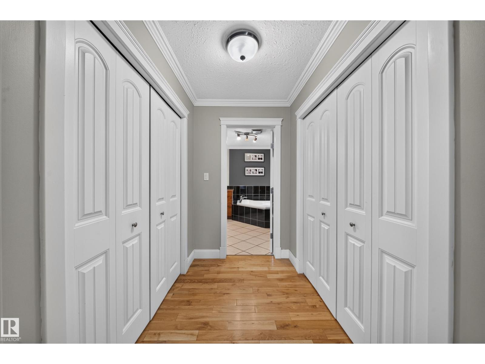 6904 18 Av Sw Property Photo 44