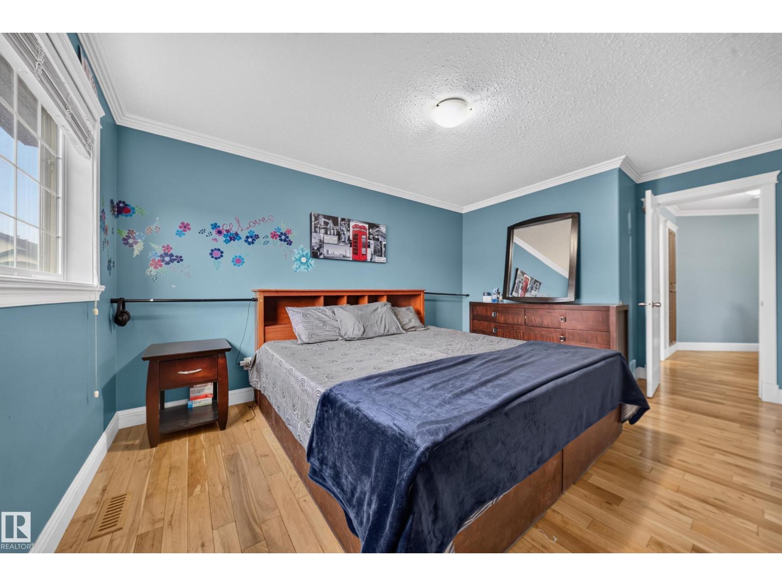 6904 18 Av Sw Property Photo 48