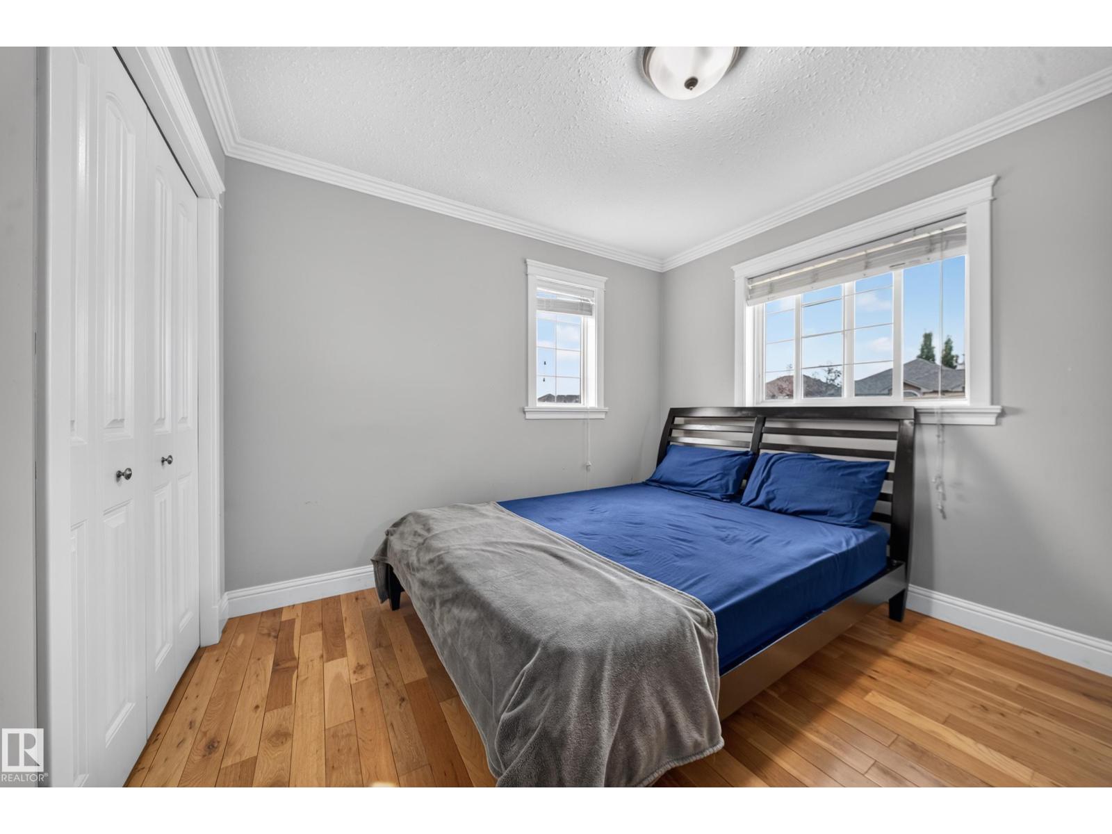 6904 18 Av Sw Property Photo 53