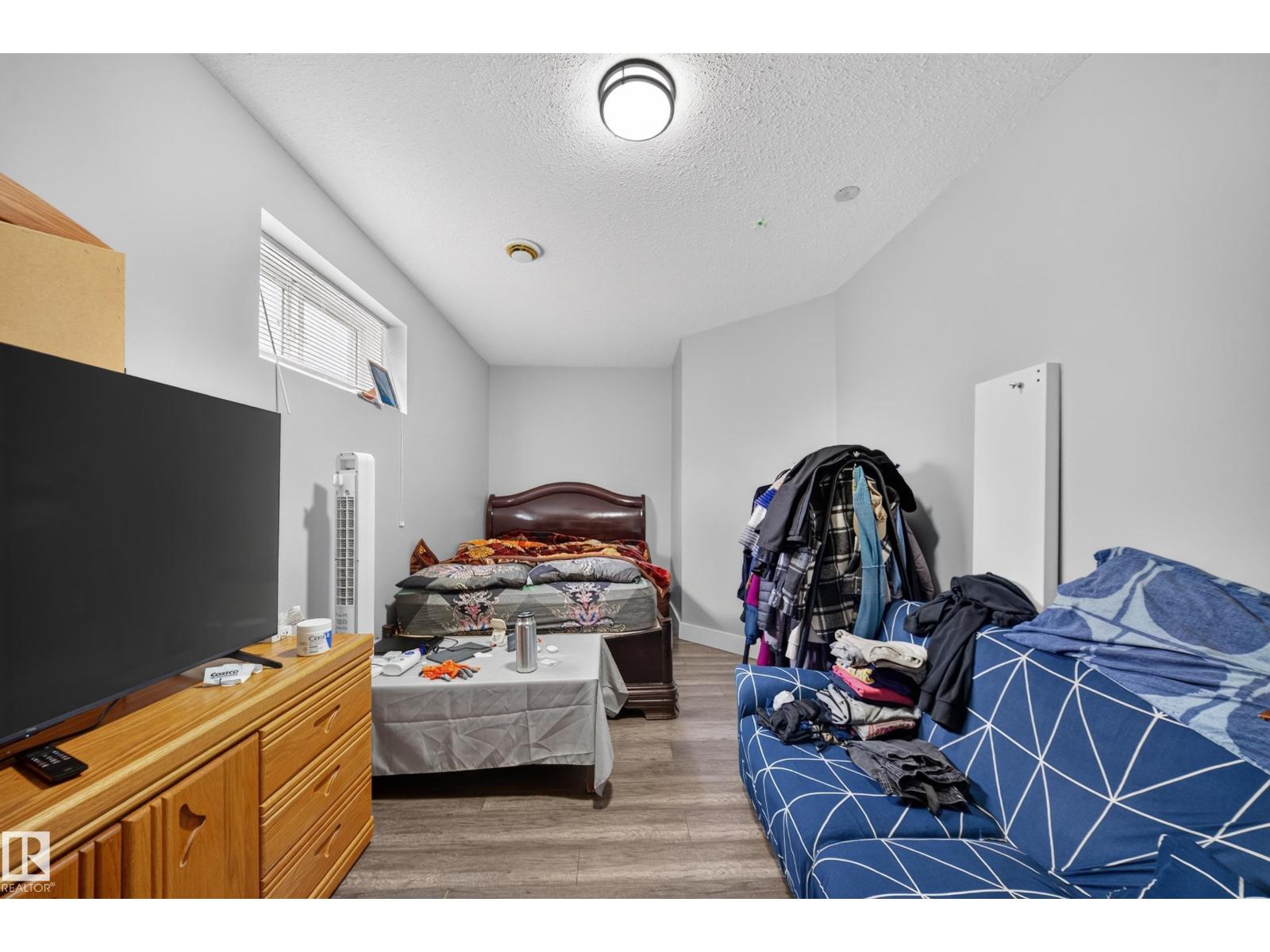 6904 18 Av Sw Property Photo 61