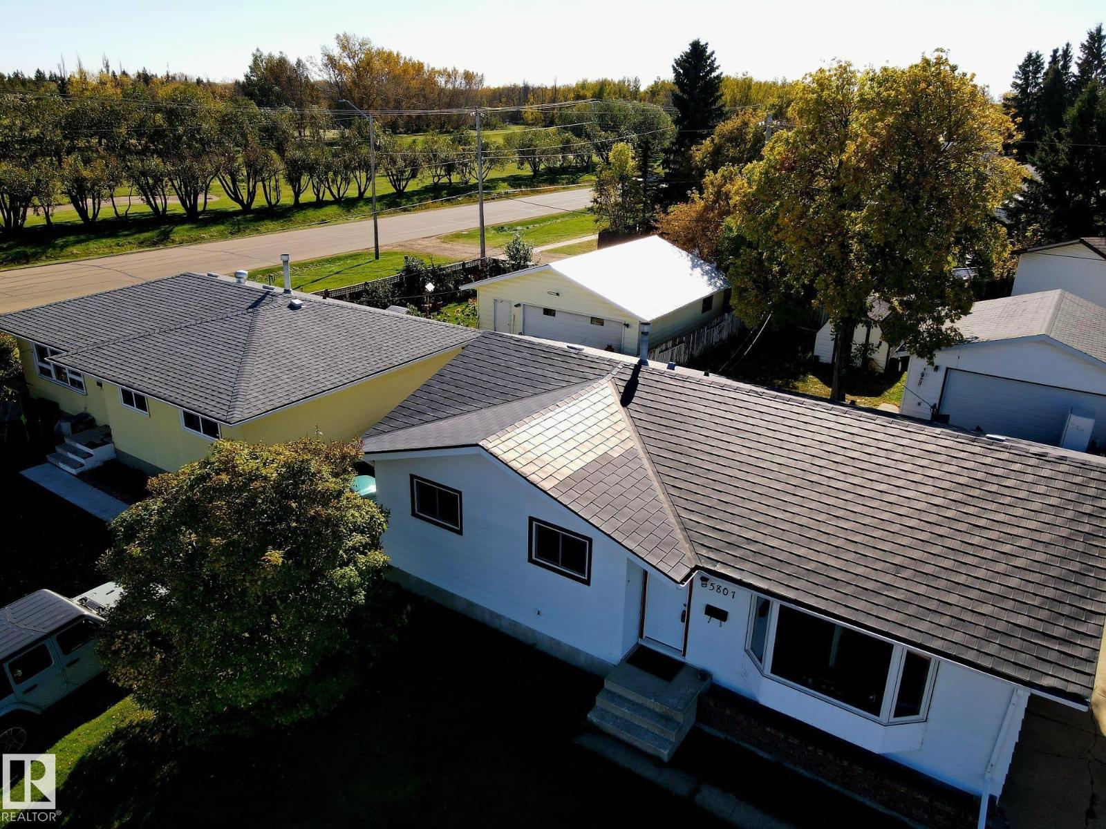 5807 51 Av Property Photo 1