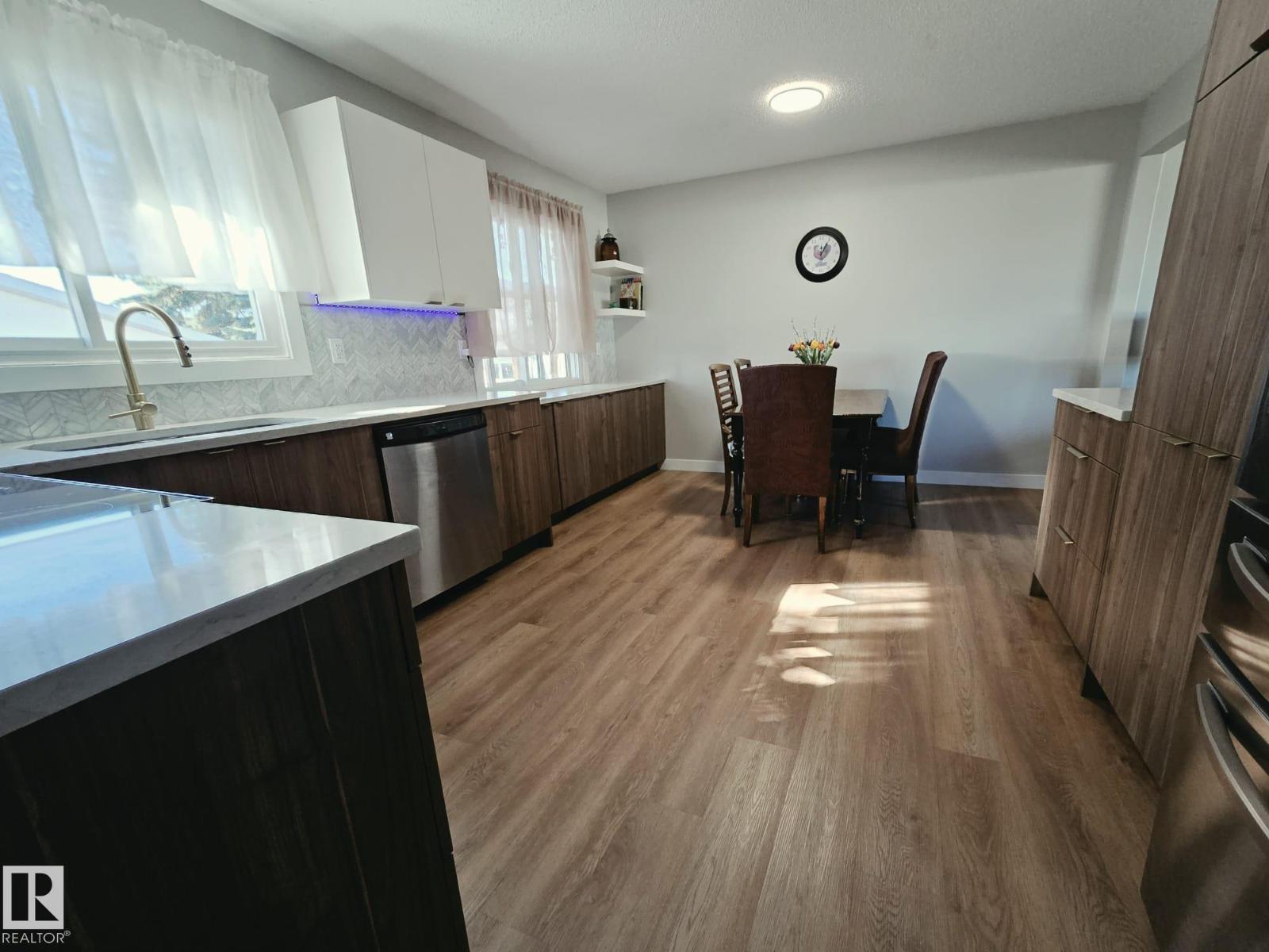 5807 51 Av Property Photo 11