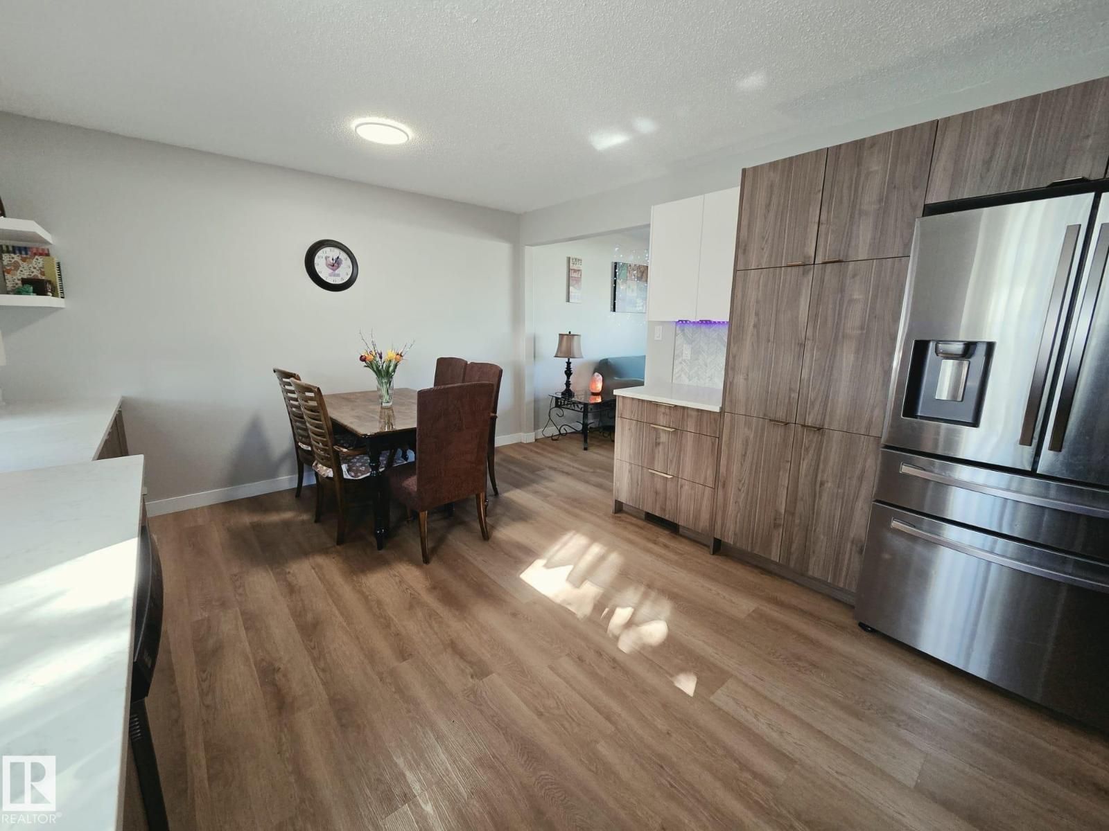 5807 51 Av Property Photo 18