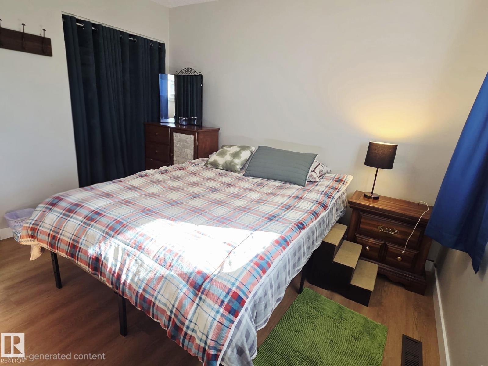 5807 51 Av Property Photo 21