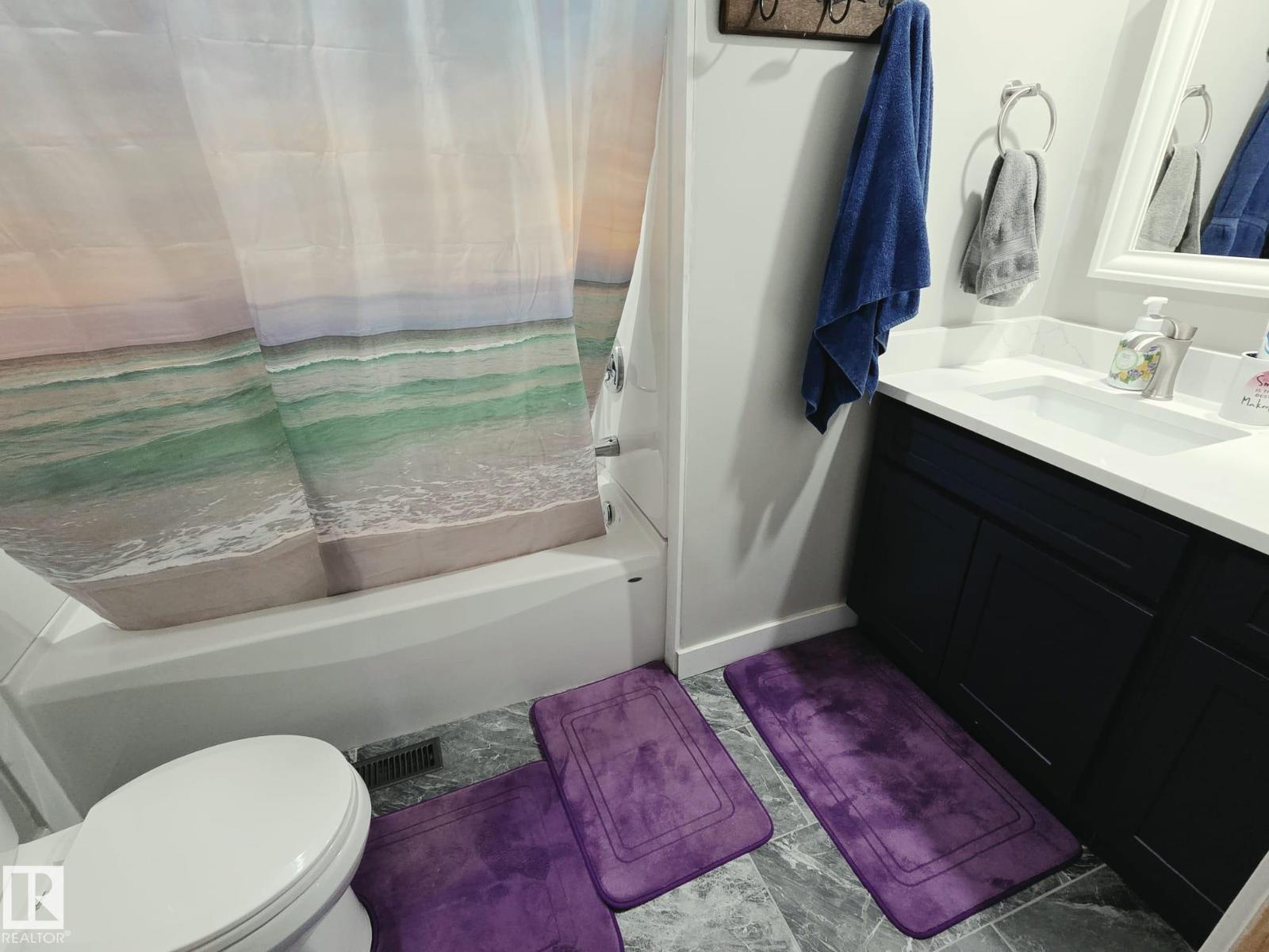 5807 51 Av Property Photo 23