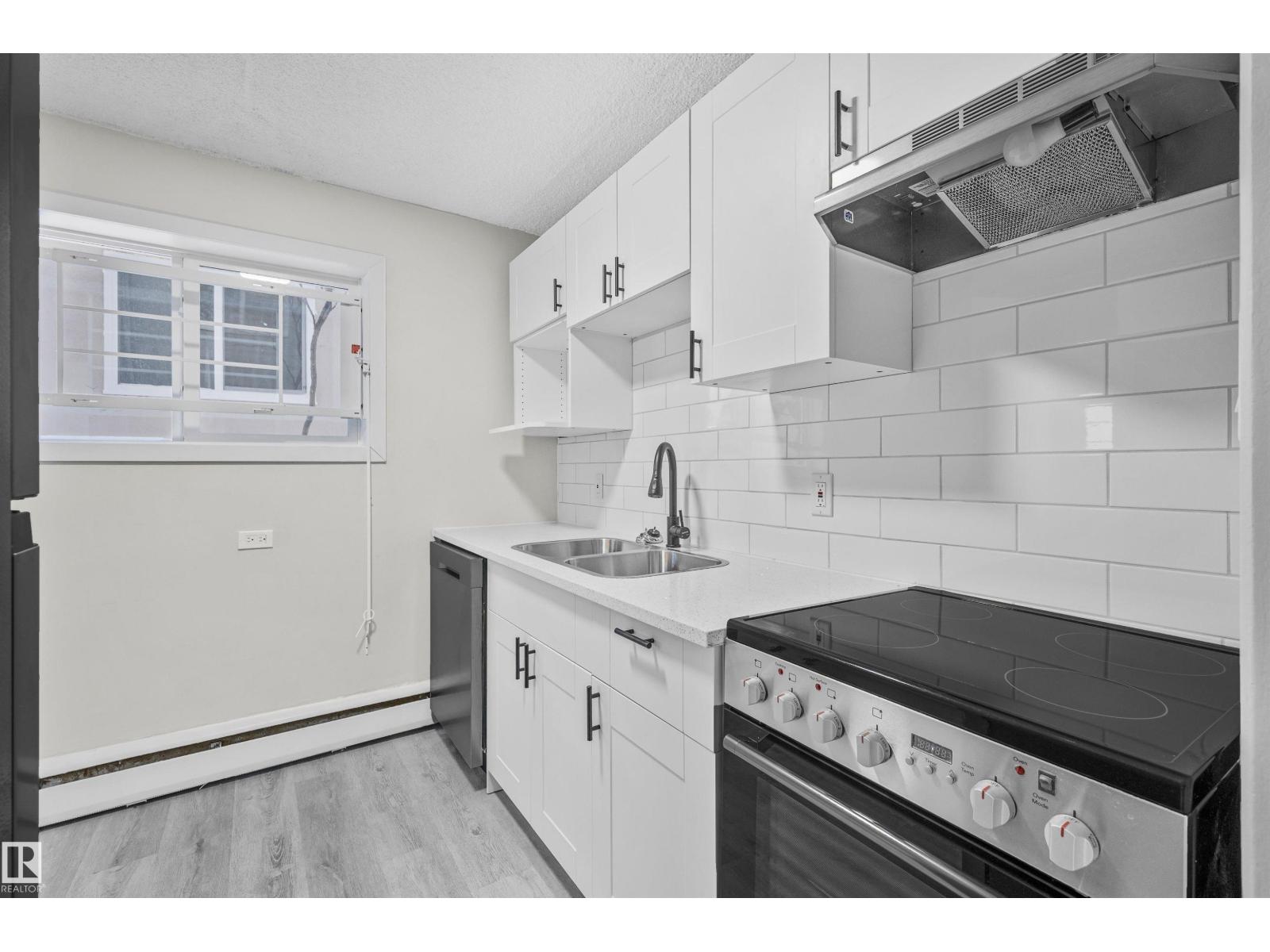 #1 10045 154 ST NW Property Photo 1