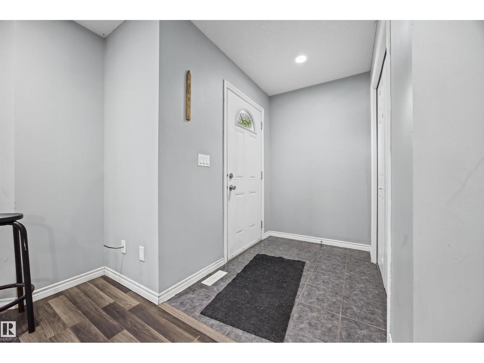 9626 106 Av Nw Property Photo 2
