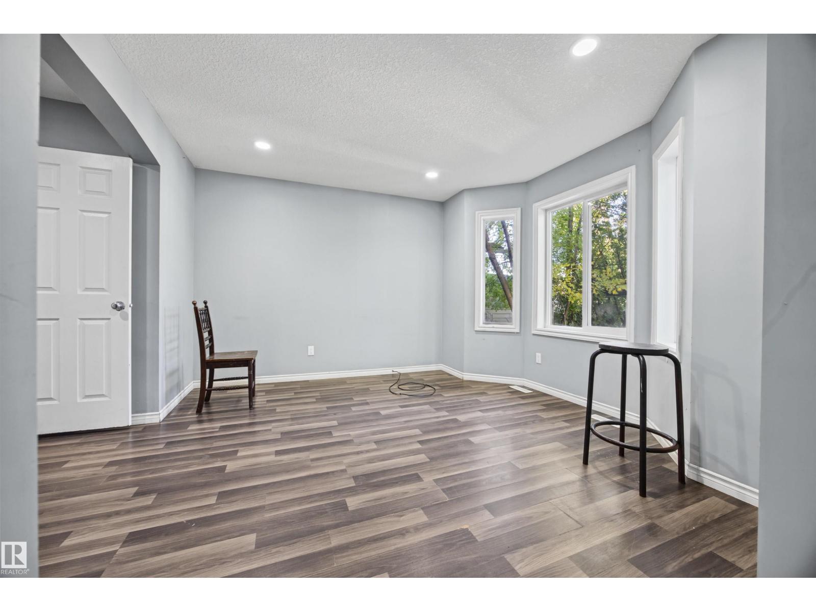 9626 106 Av Nw Property Photo 4