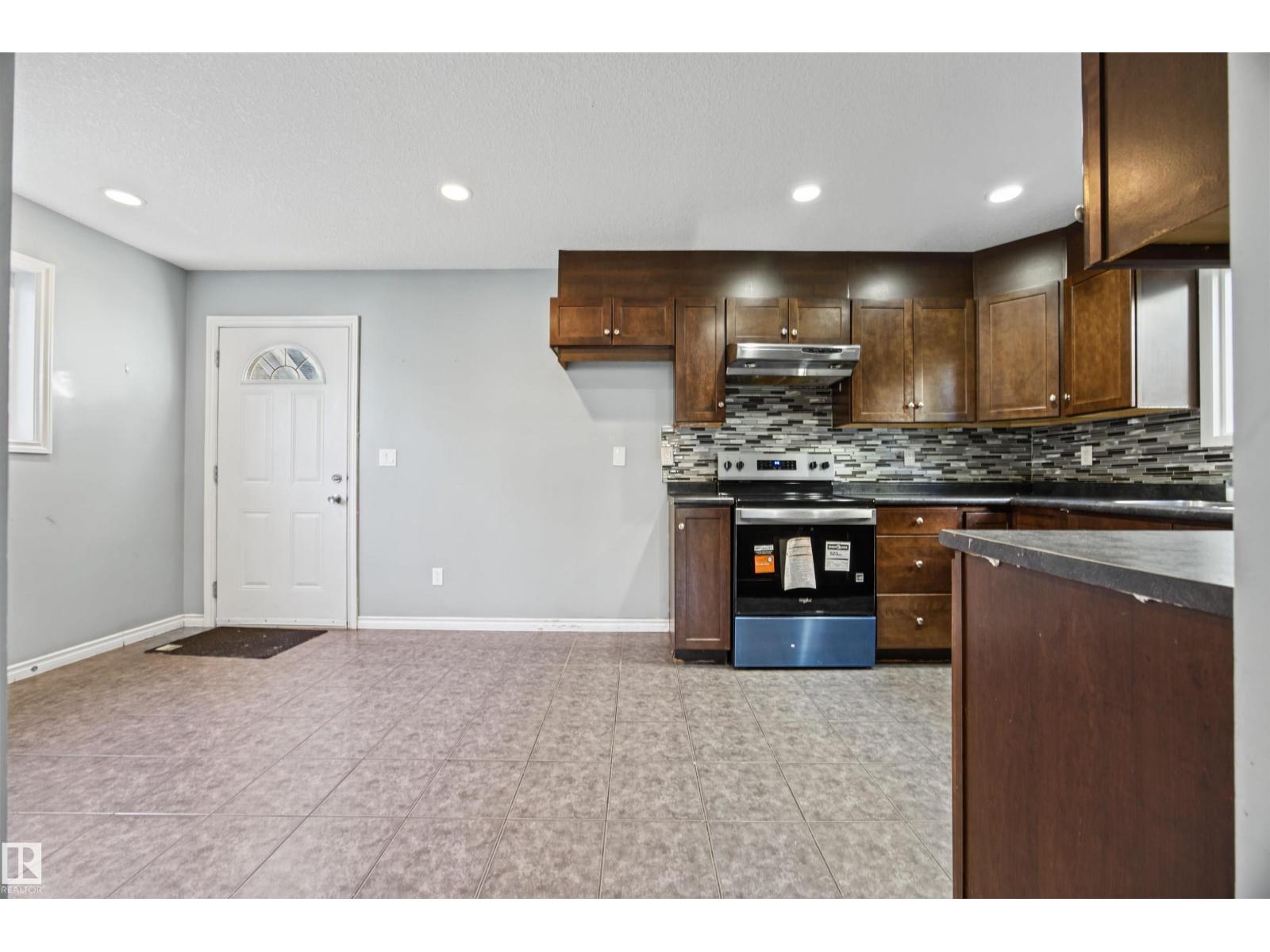 9626 106 Av Nw Property Photo 10