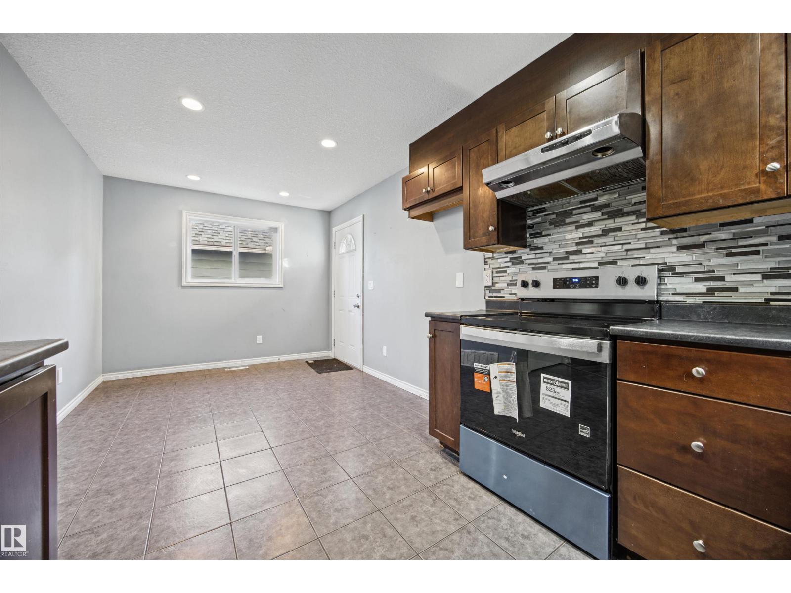 9626 106 Av Nw Property Photo 14