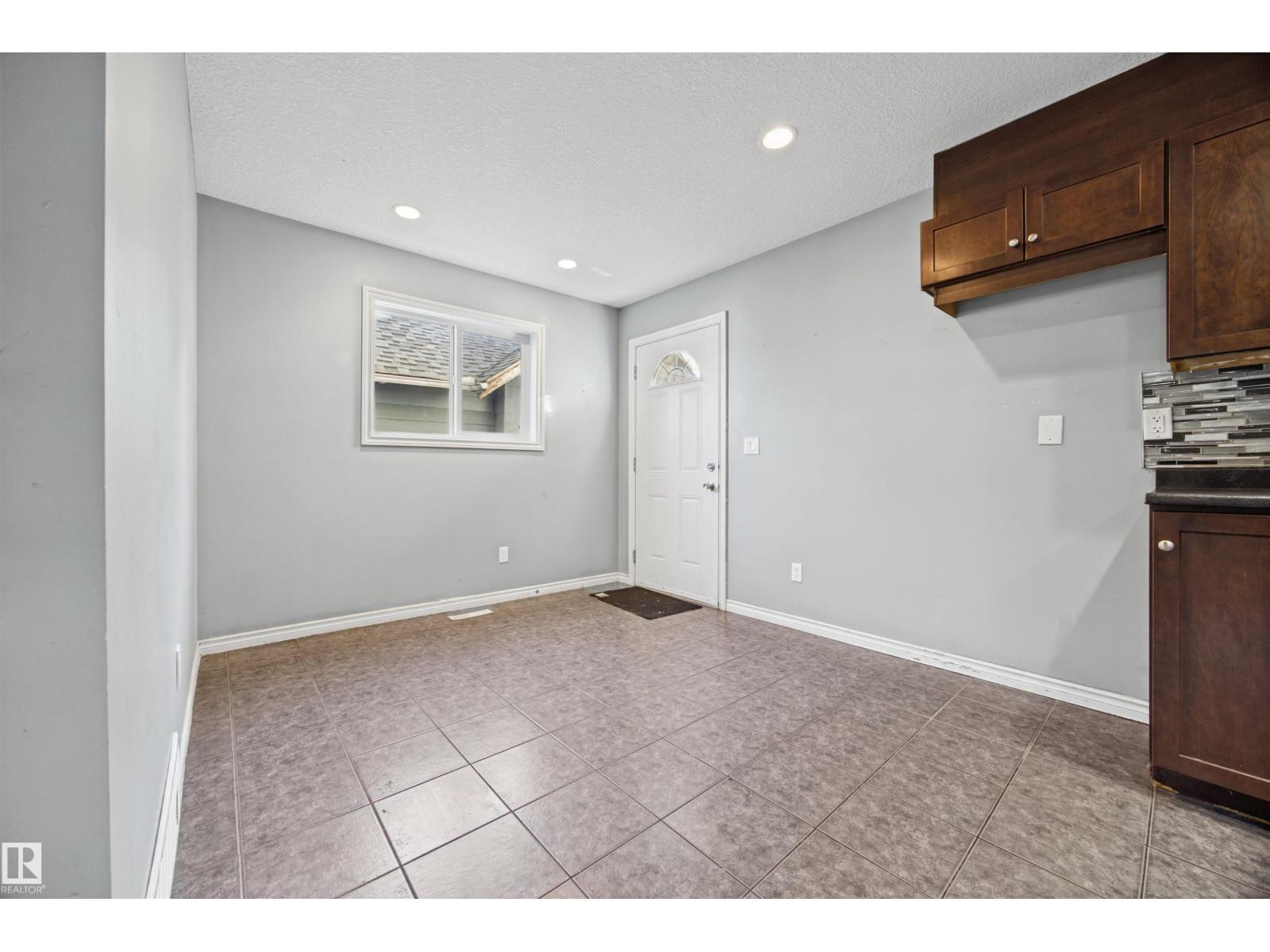 9626 106 Av Nw Property Photo 16