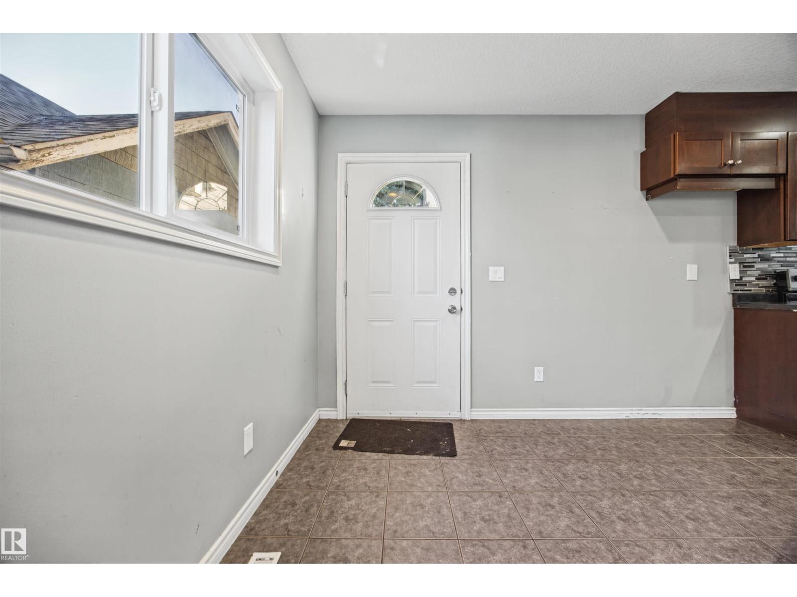 9626 106 Av Nw Property Photo 18