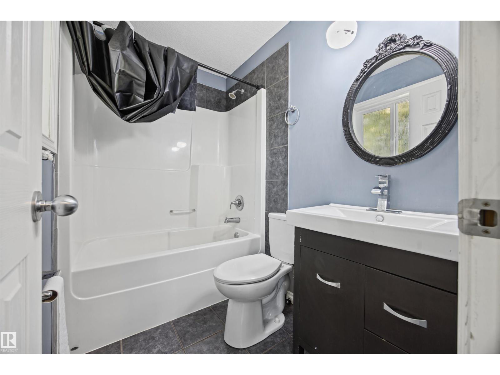 9626 106 Av Nw Property Photo 23