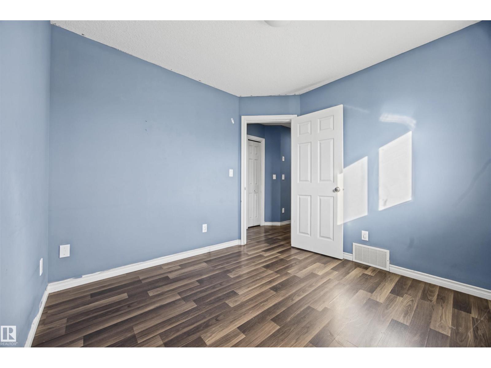 9626 106 Av Nw Property Photo 28