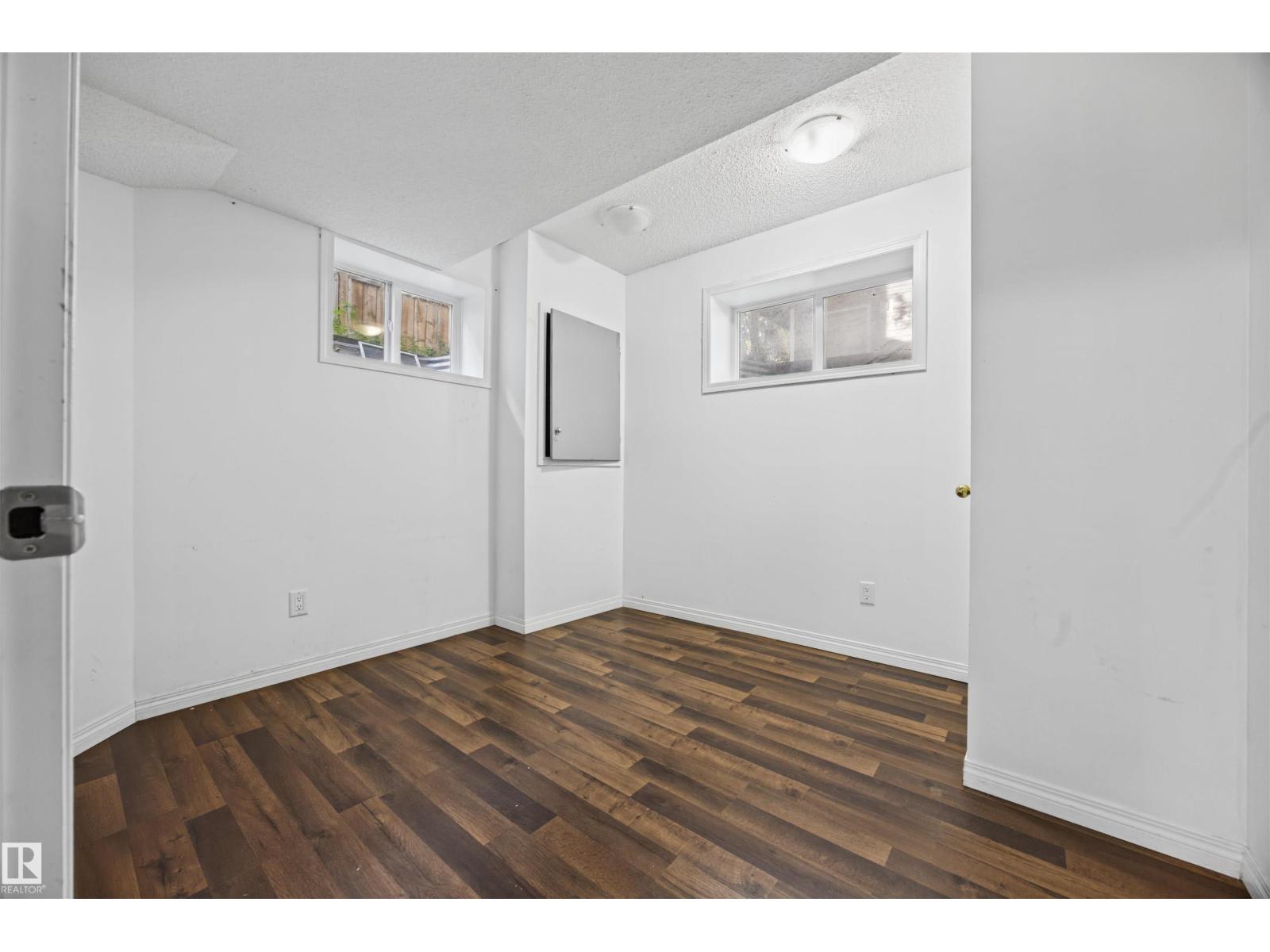 9626 106 Av Nw Property Photo 33