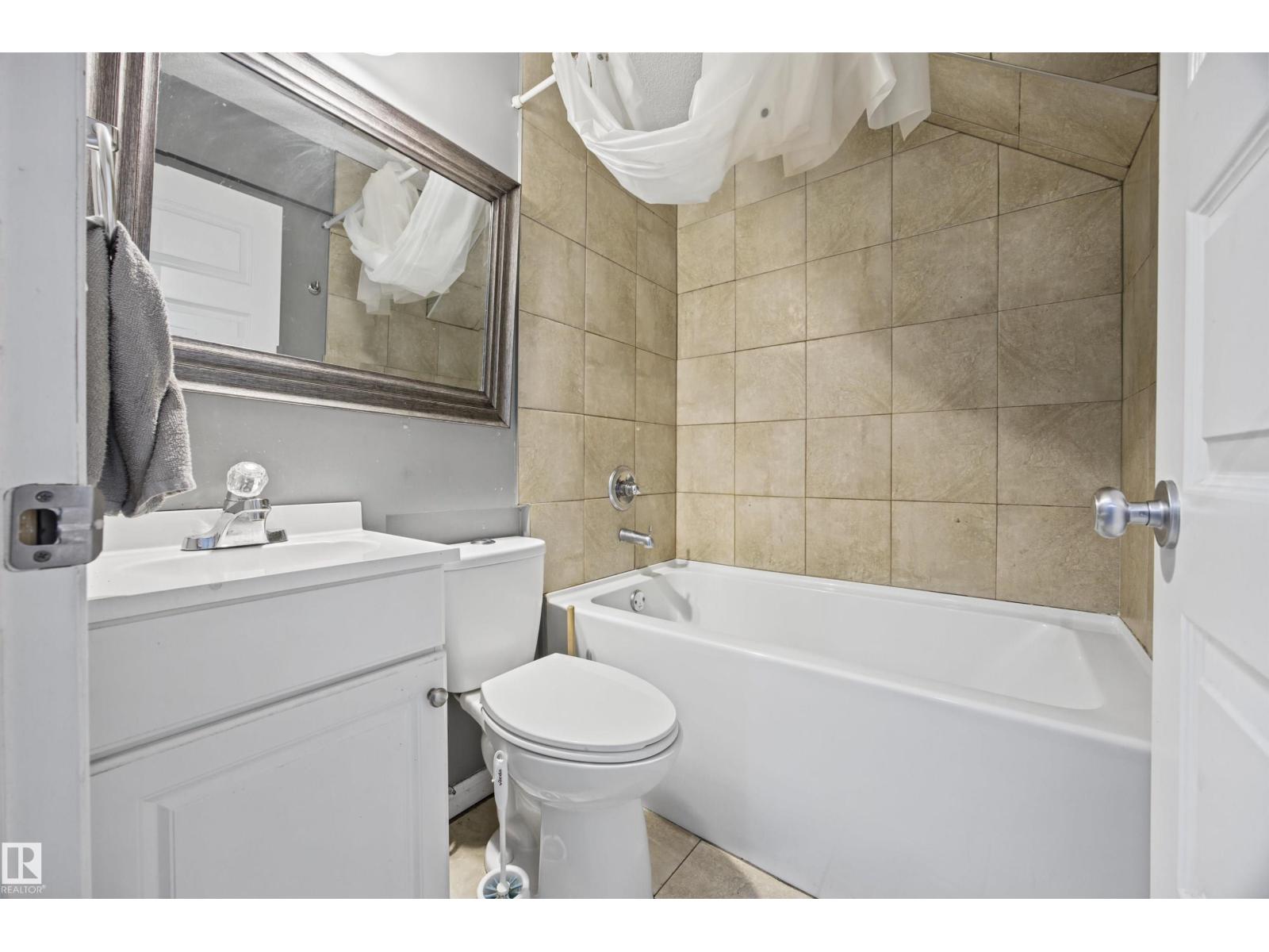 9626 106 Av Nw Property Photo 37
