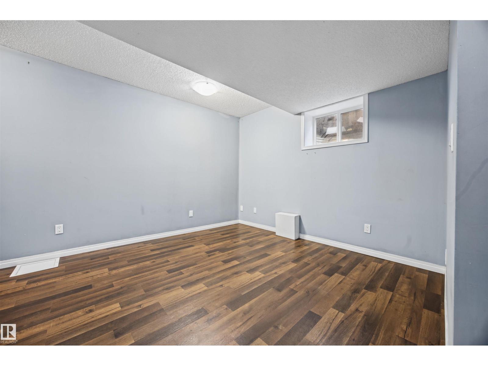 9626 106 Av Nw Property Photo 38