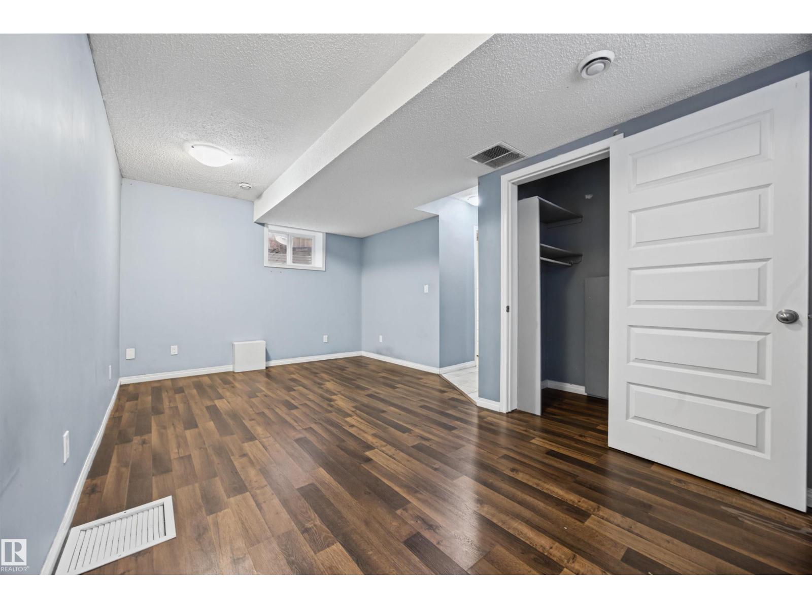 9626 106 Av Nw Property Photo 40