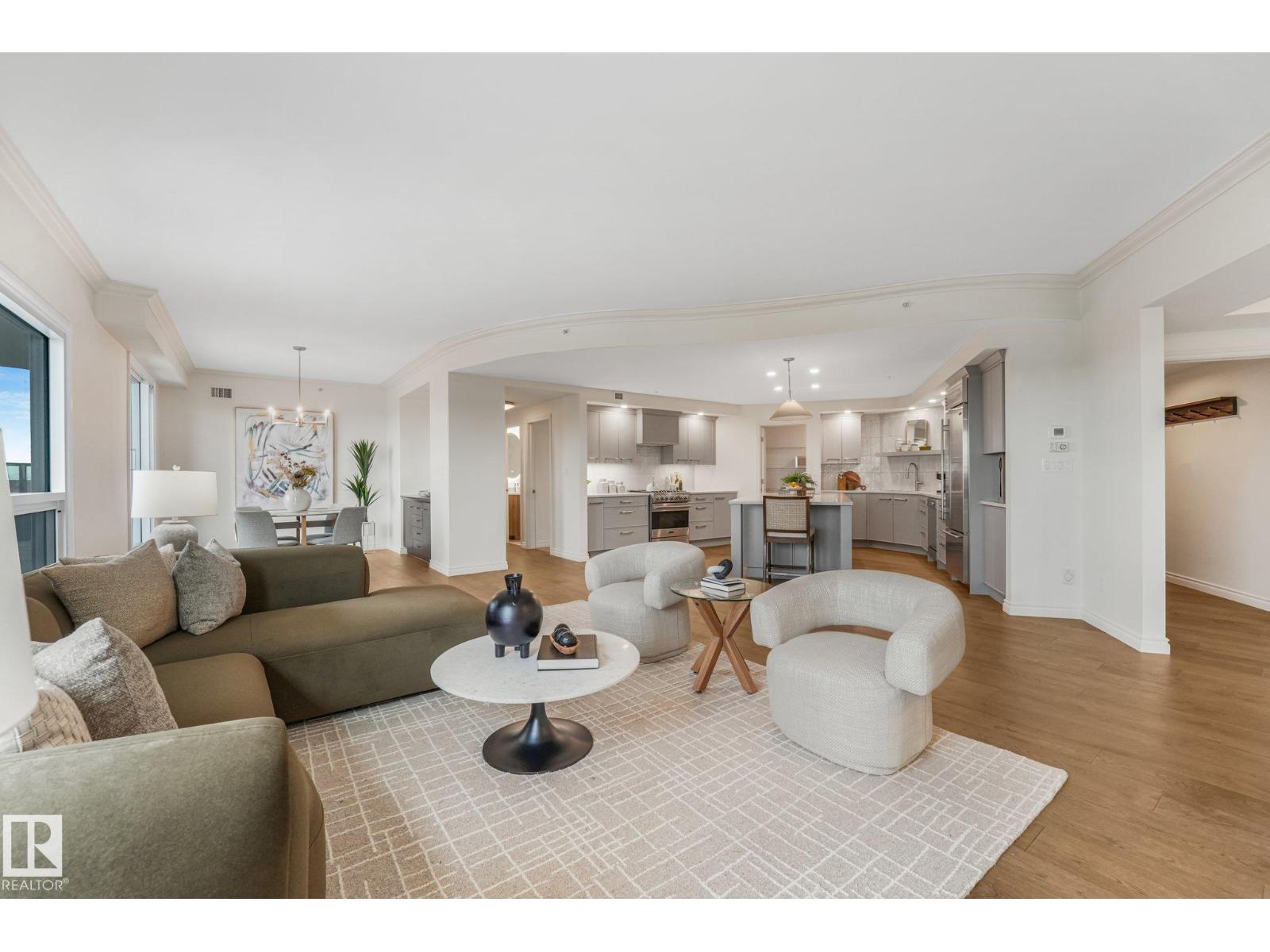 #902 10108 125 St Nw Property Photo 5
