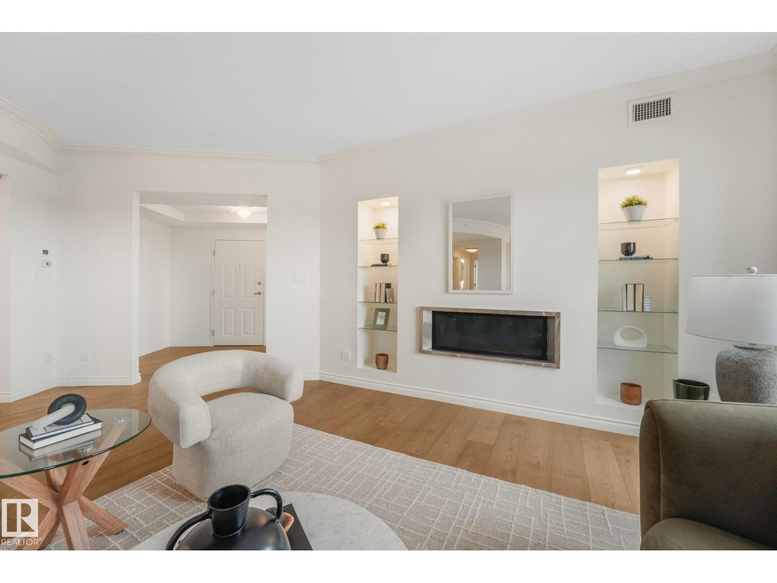 #902 10108 125 St Nw Property Photo 6