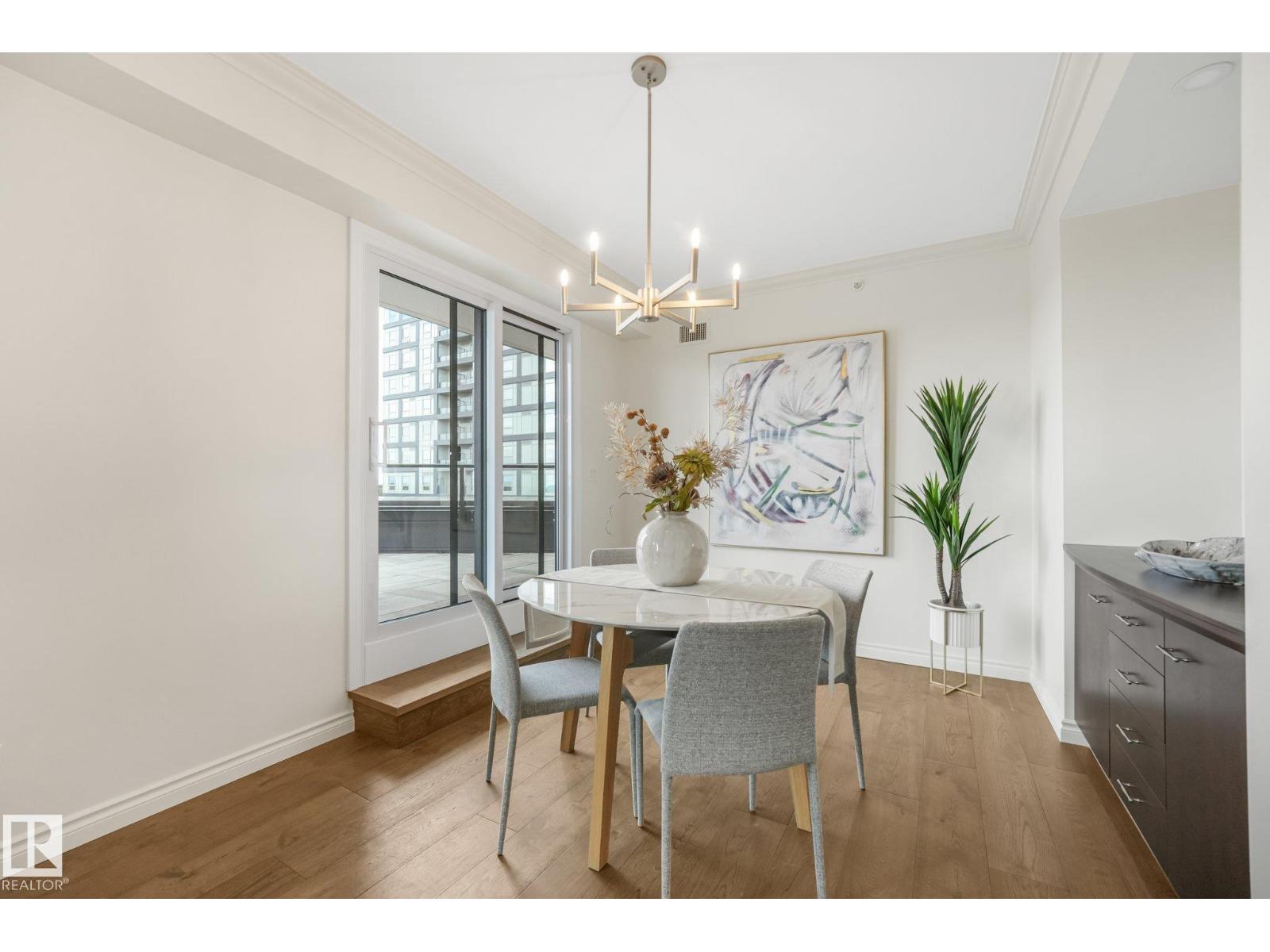 #902 10108 125 St Nw Property Photo 16