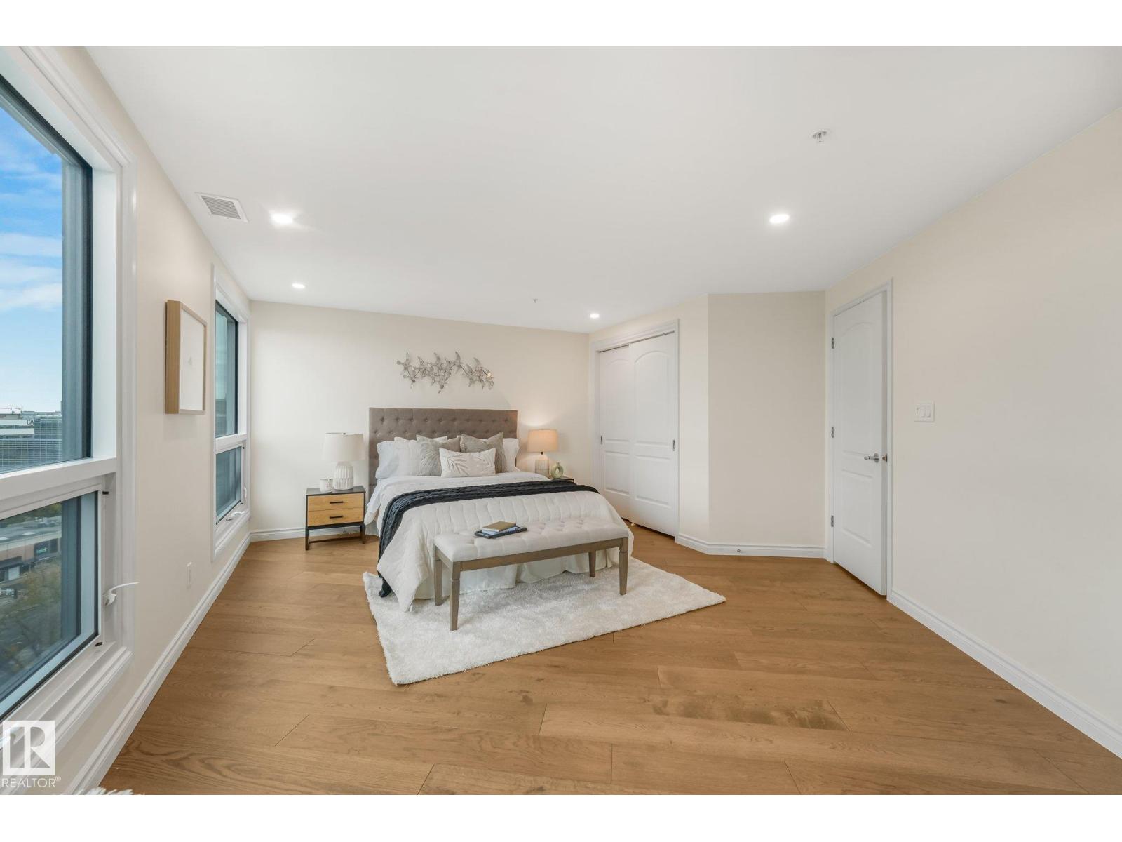 #902 10108 125 St Nw Property Photo 40
