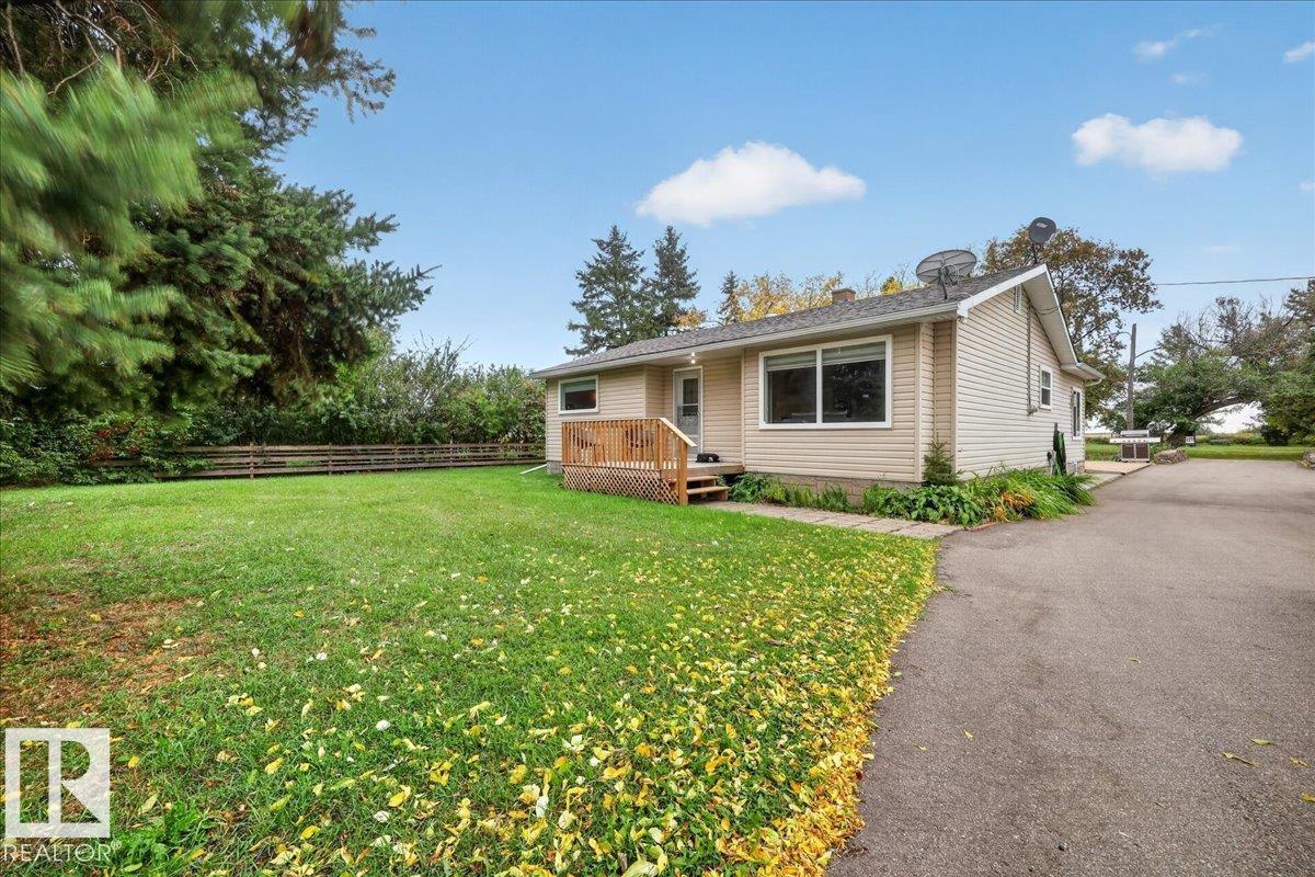163041 Town Ship 565 Property Photo 1