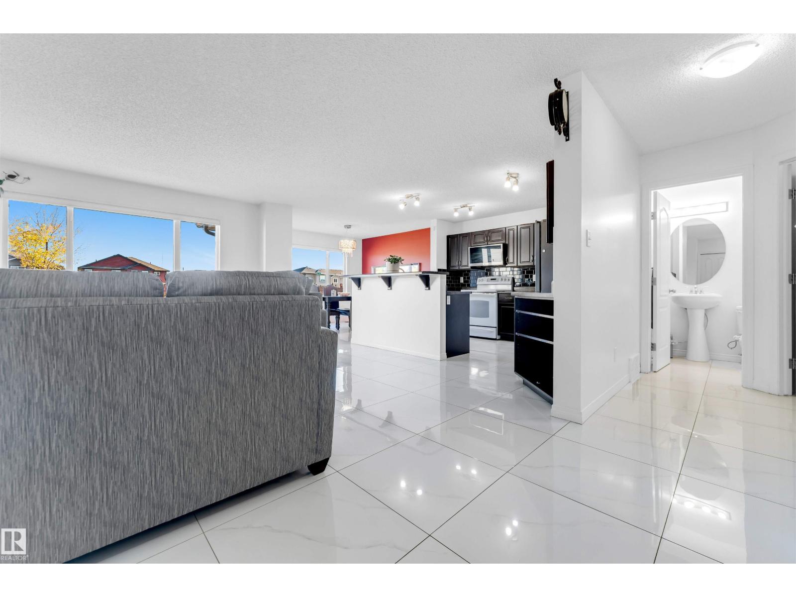 3908 166 Av Nw Property Photo 9