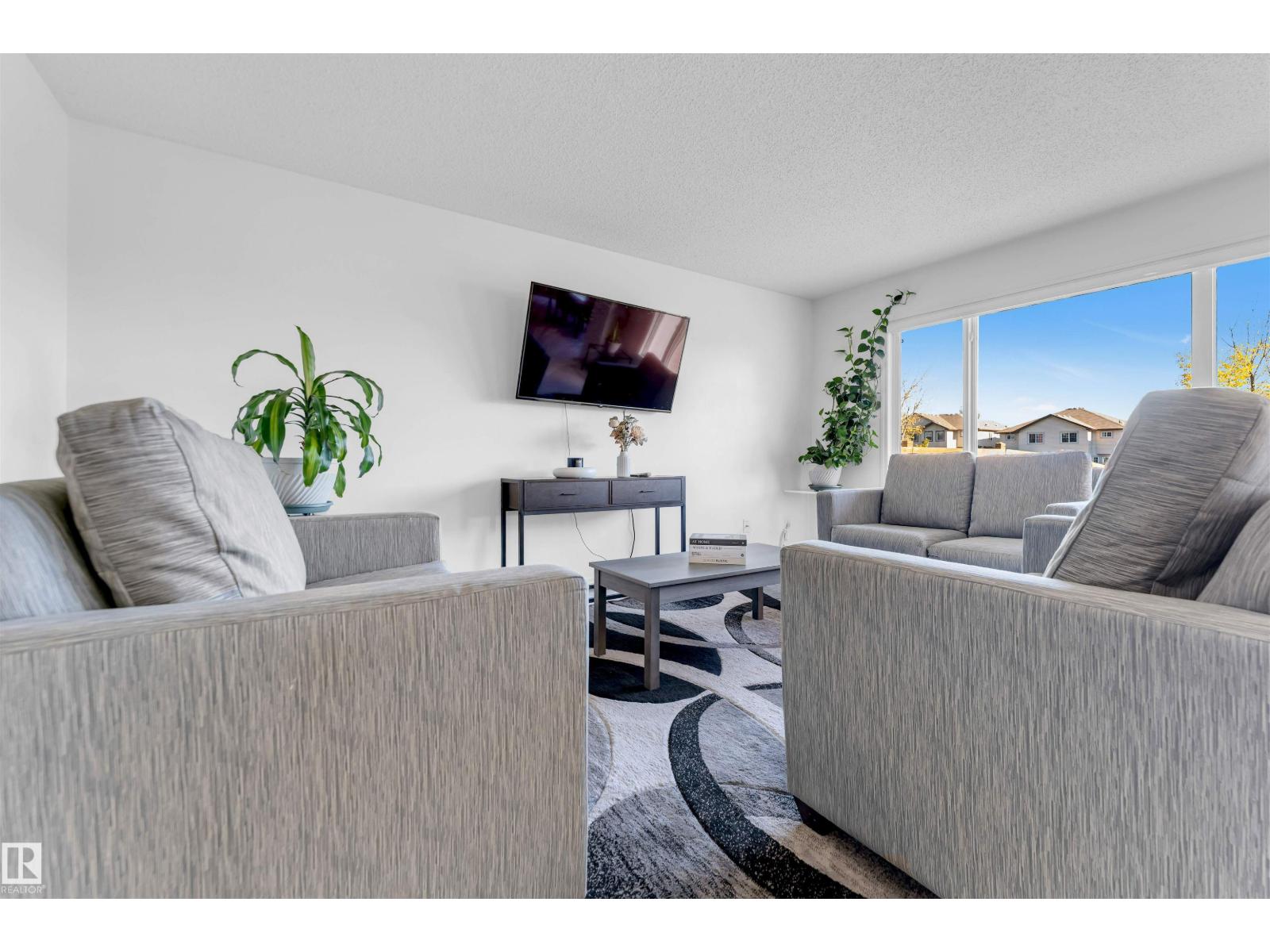 3908 166 Av Nw Property Photo 12