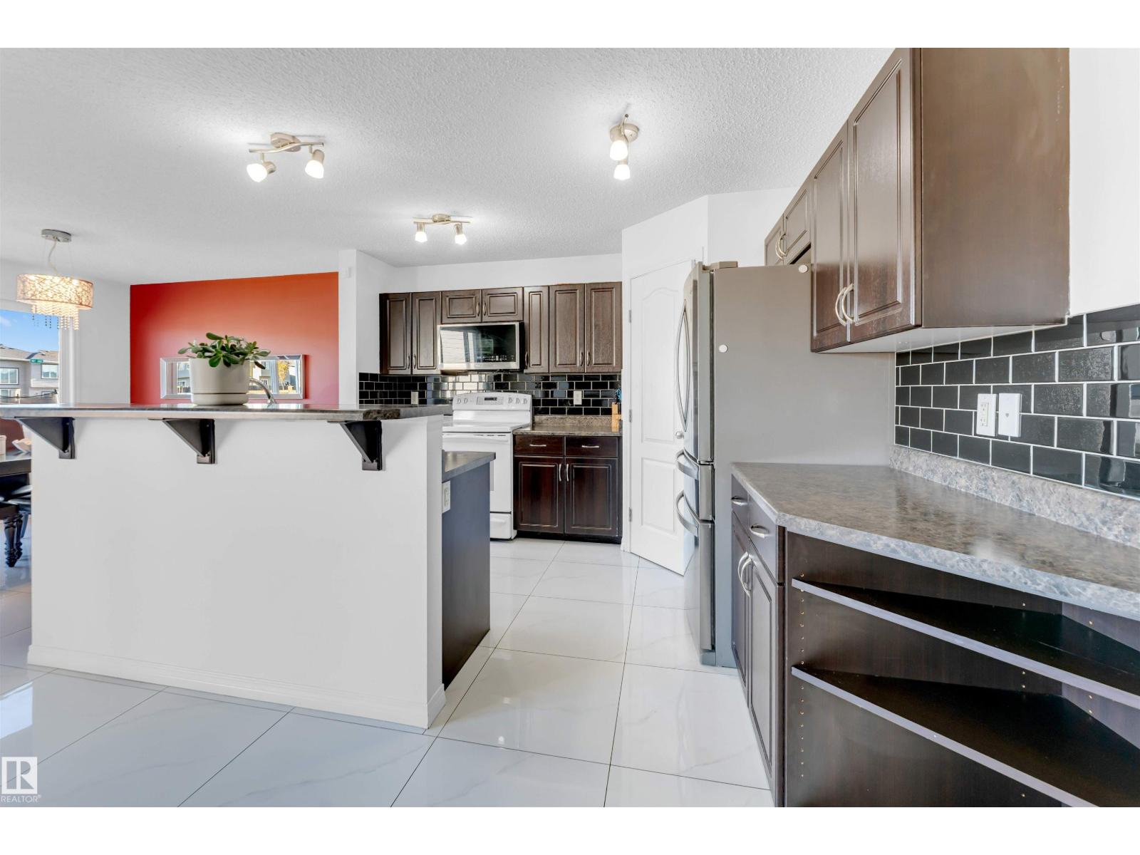 3908 166 Av Nw Property Photo 16