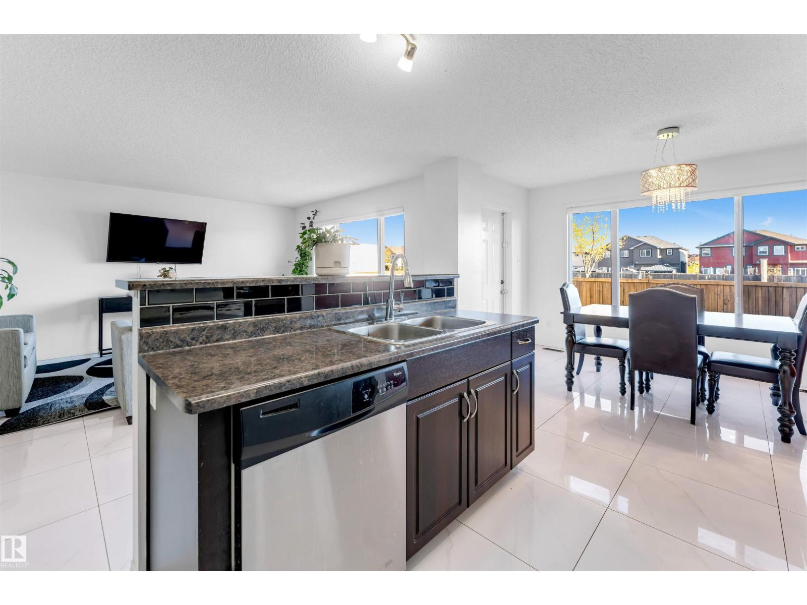 3908 166 Av Nw Property Photo 17