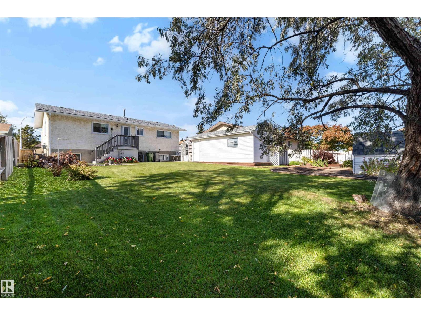 9703 104 St Property Photo 3