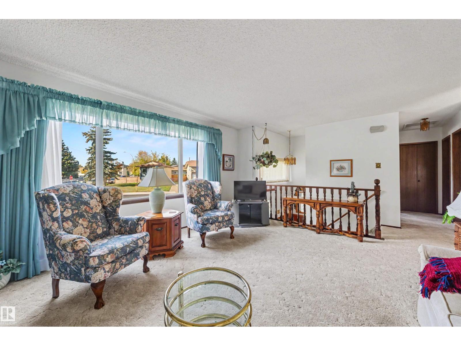 9703 104 St Property Photo 6