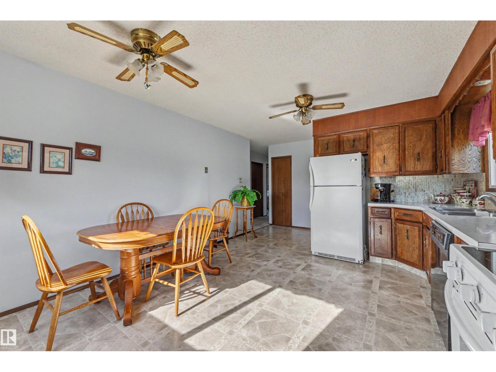9703 104 St Property Photo 8
