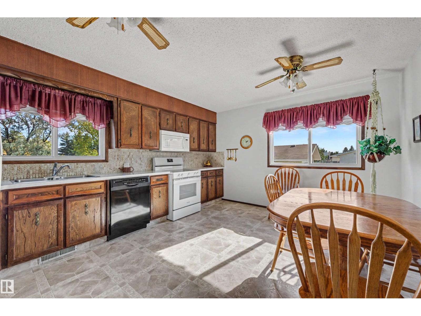 9703 104 St Property Photo 9