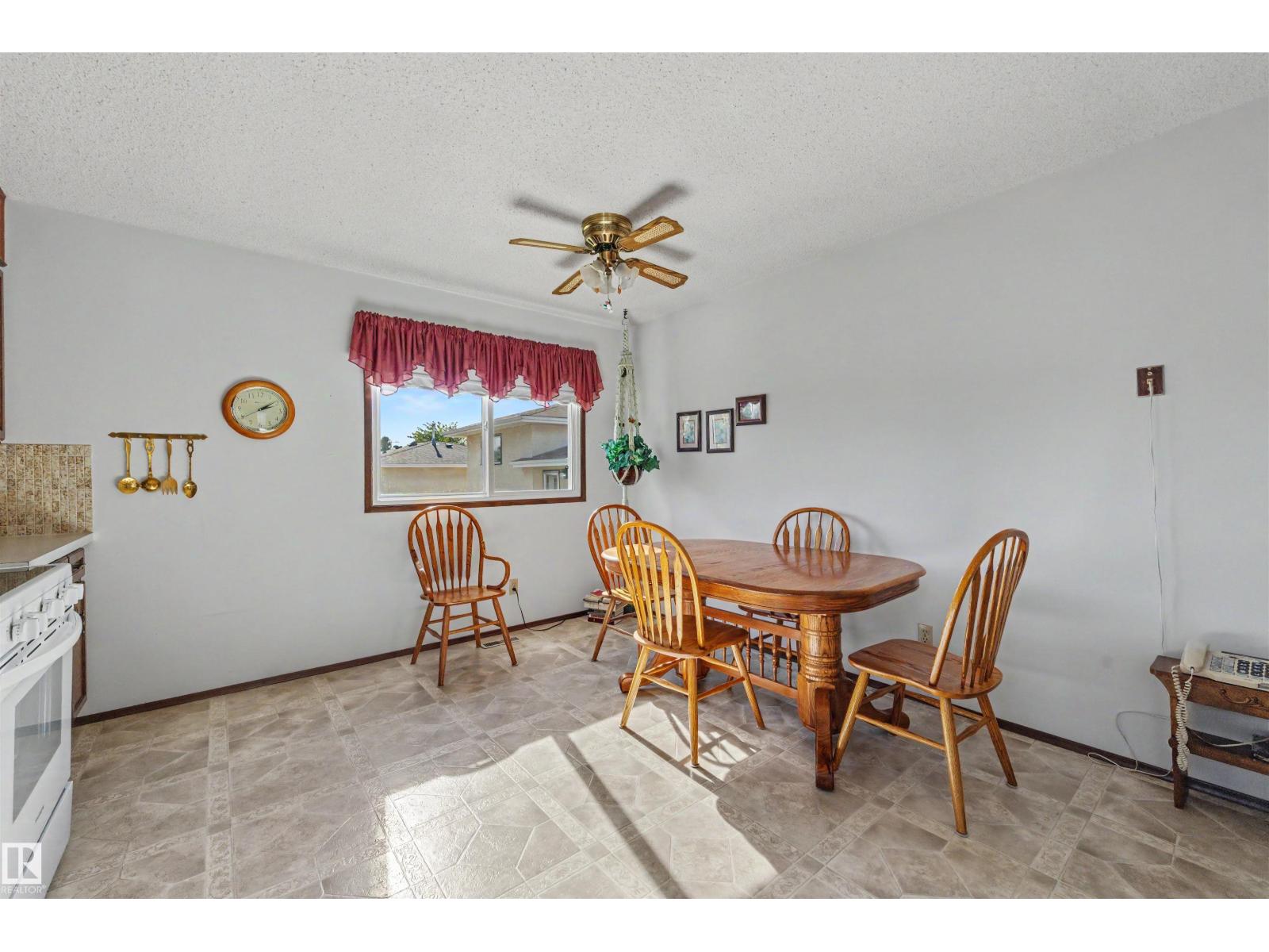9703 104 St Property Photo 10