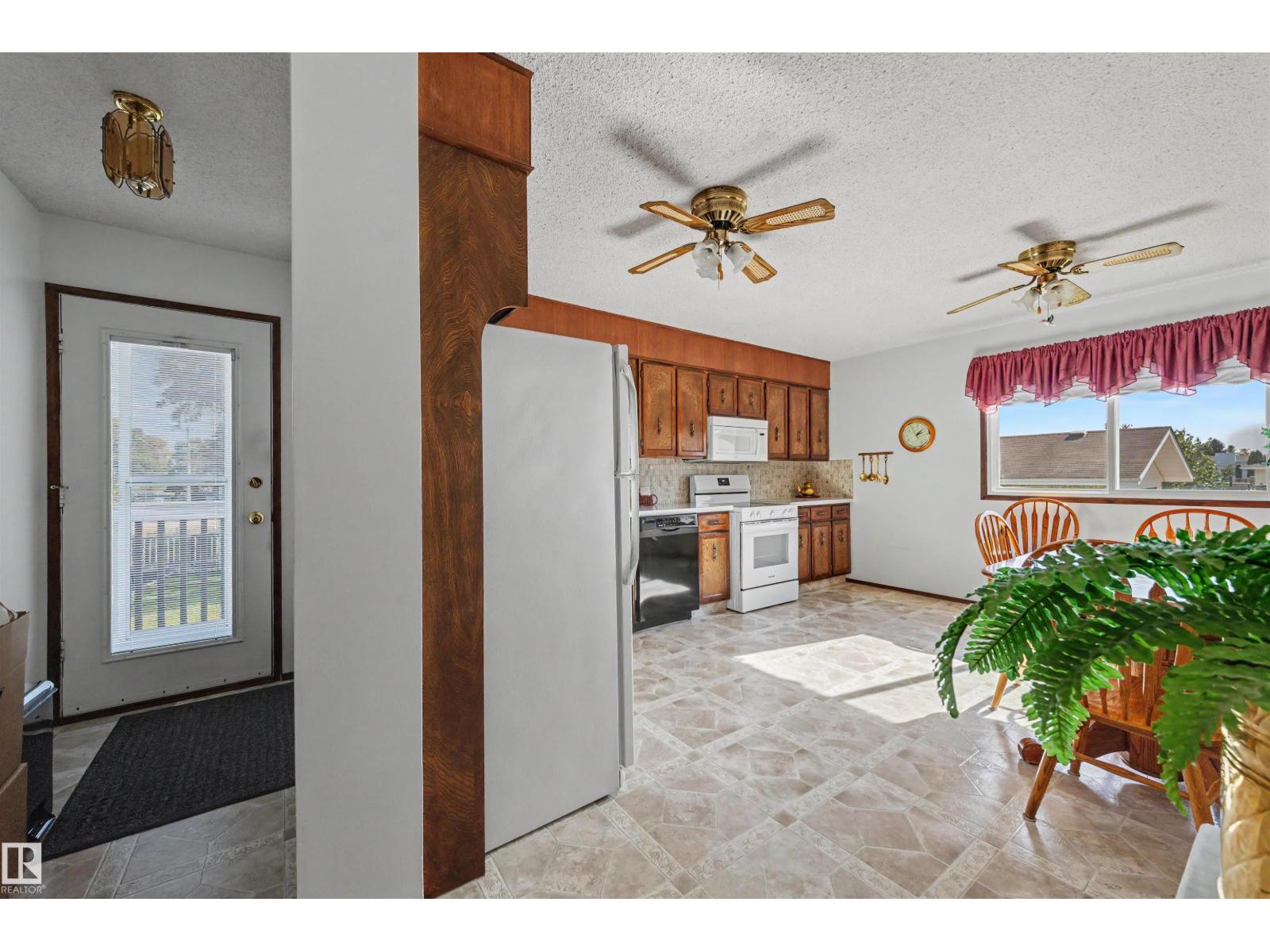 9703 104 St Property Photo 11