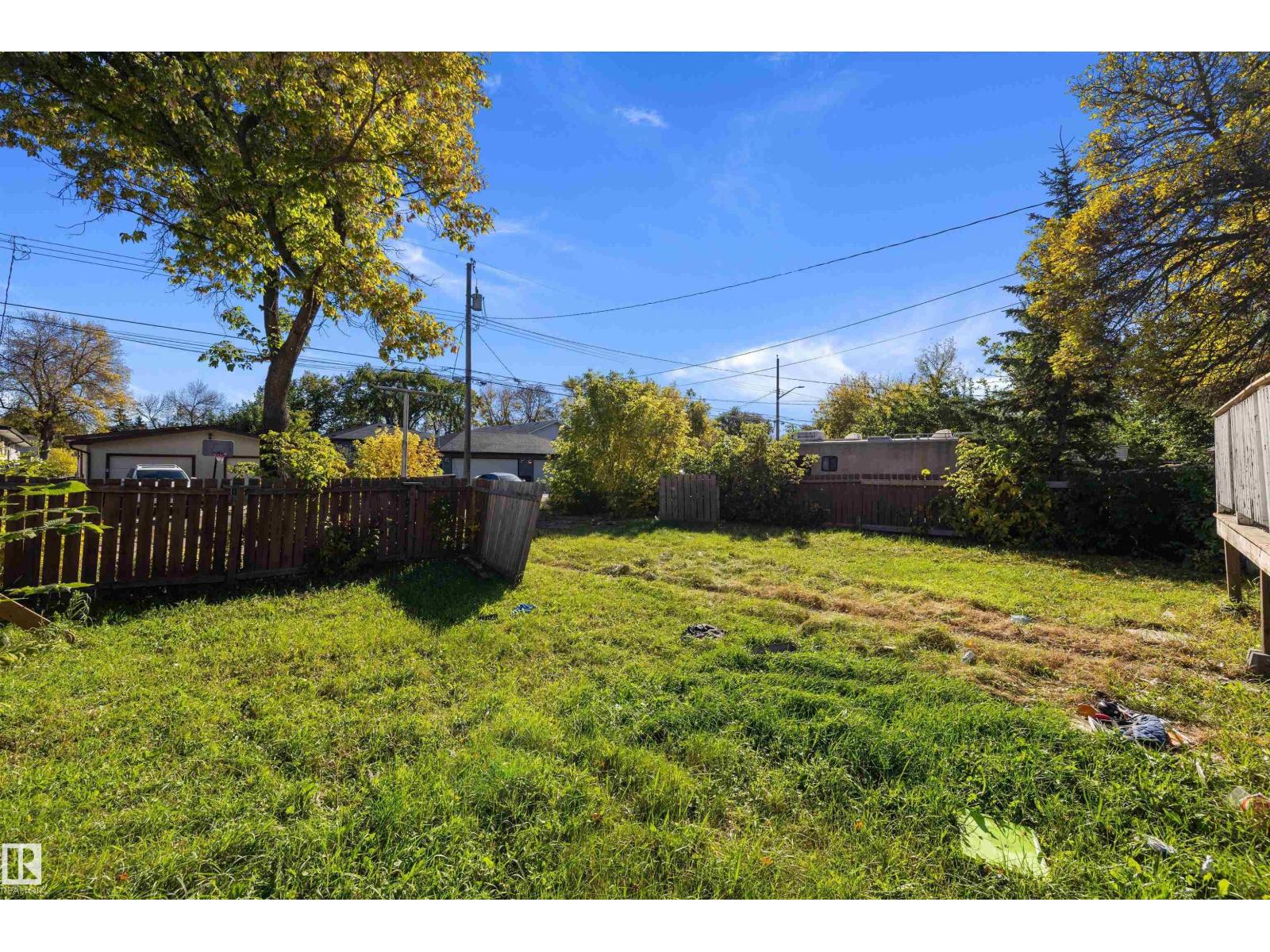 12043 87 St Nw Property Photo 12