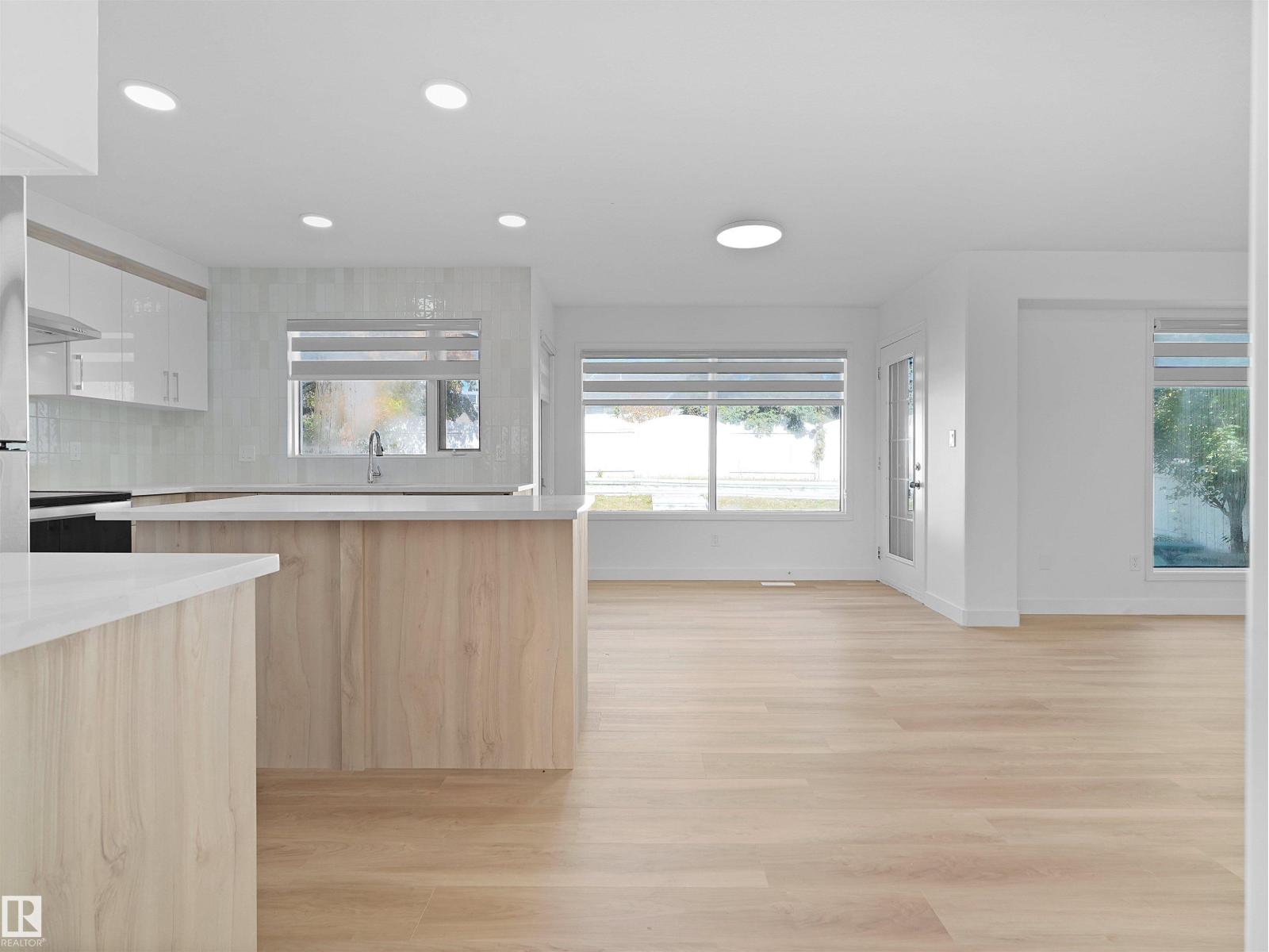 2908 44a Av Nw Property Photo 15