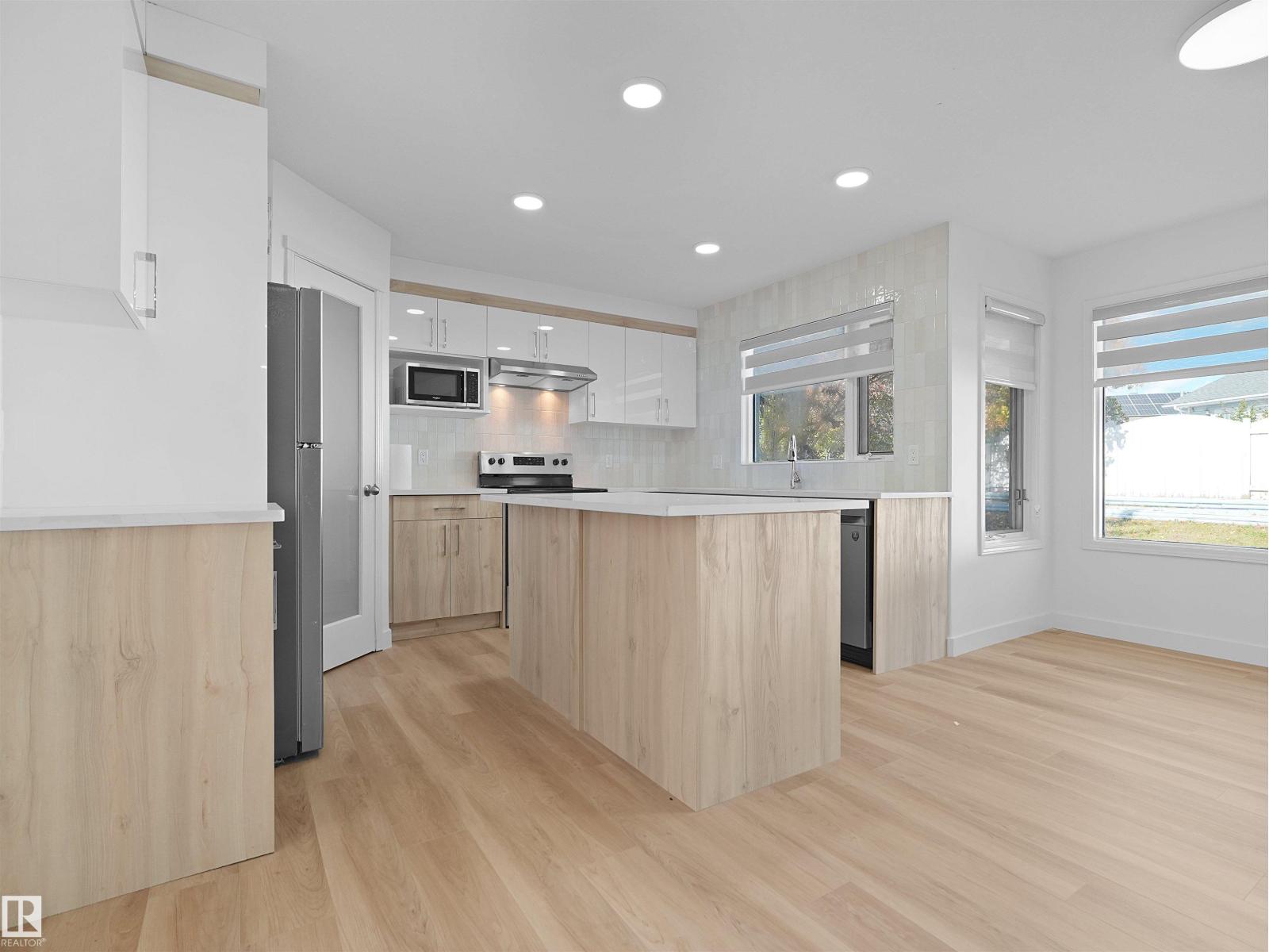 2908 44a Av Nw Property Photo 16