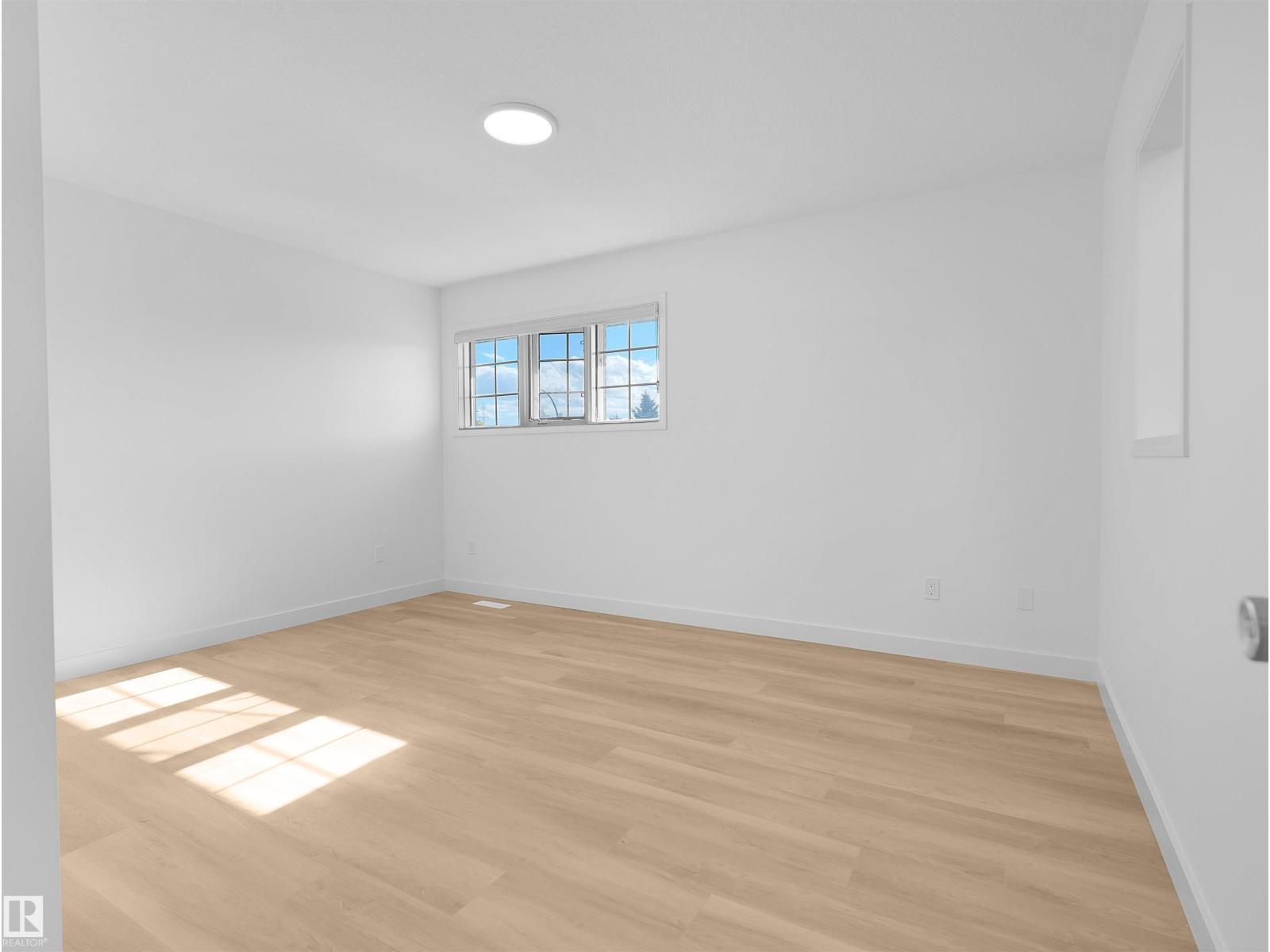 2908 44a Av Nw Property Photo 29