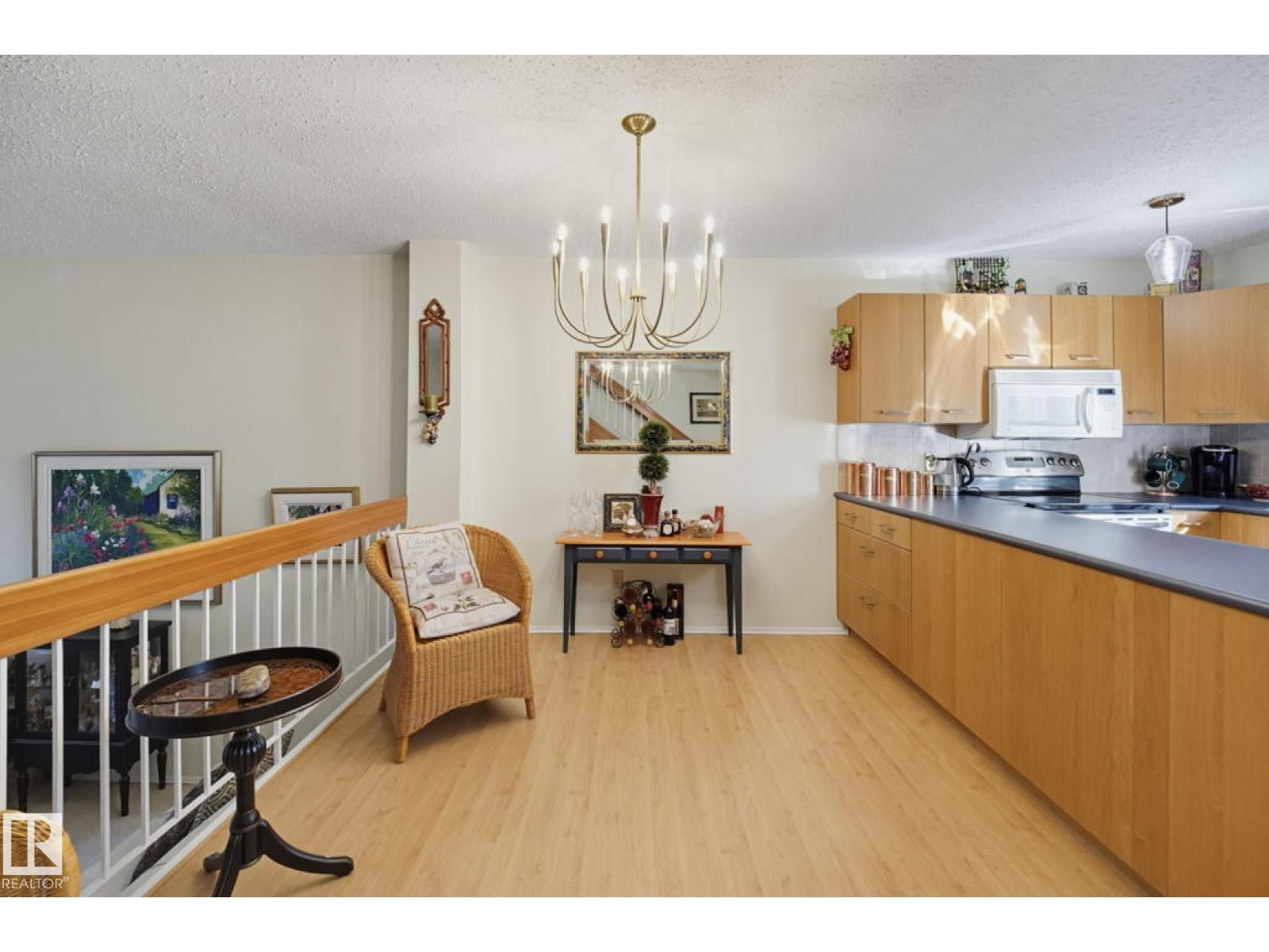 17072 67 Av Nw Property Photo 7